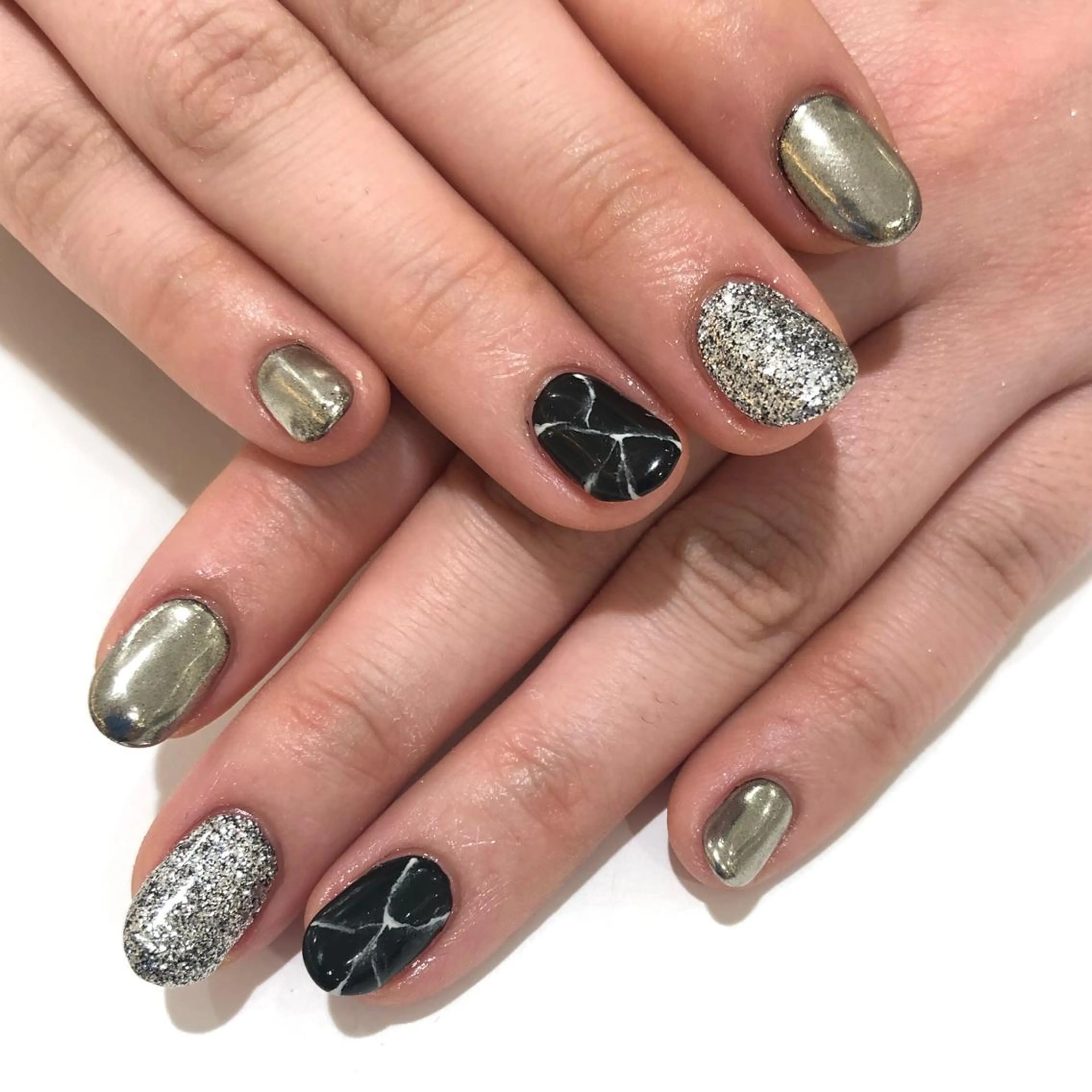 ネイル 矢崎 千春のネイルデザイン