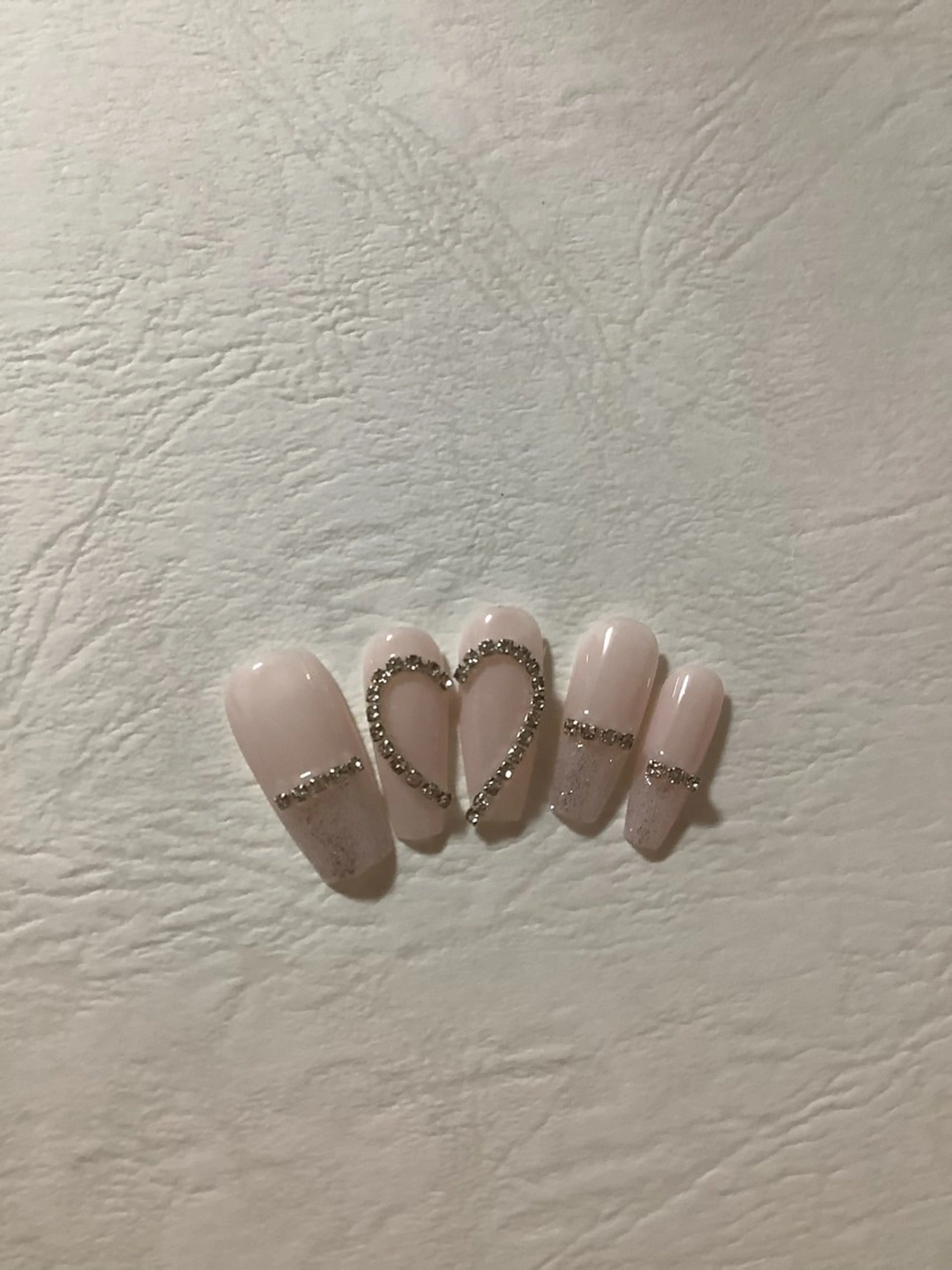 ネイル pink ladyサロン所属・べ にのネイルデザイン