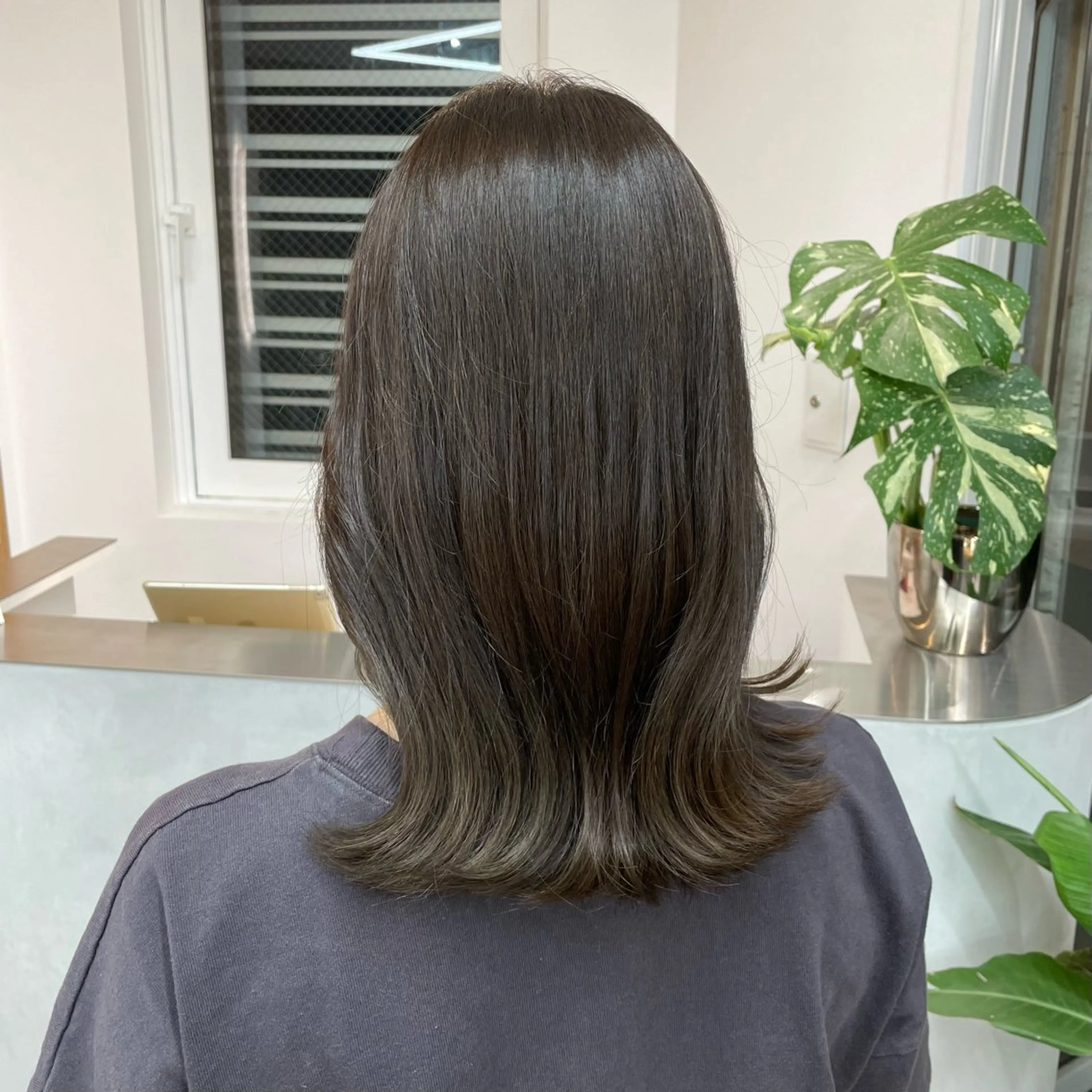 ミディアム カラー グレージュ 澤 佑華 🎀 透明感カラーのヘアスタイル