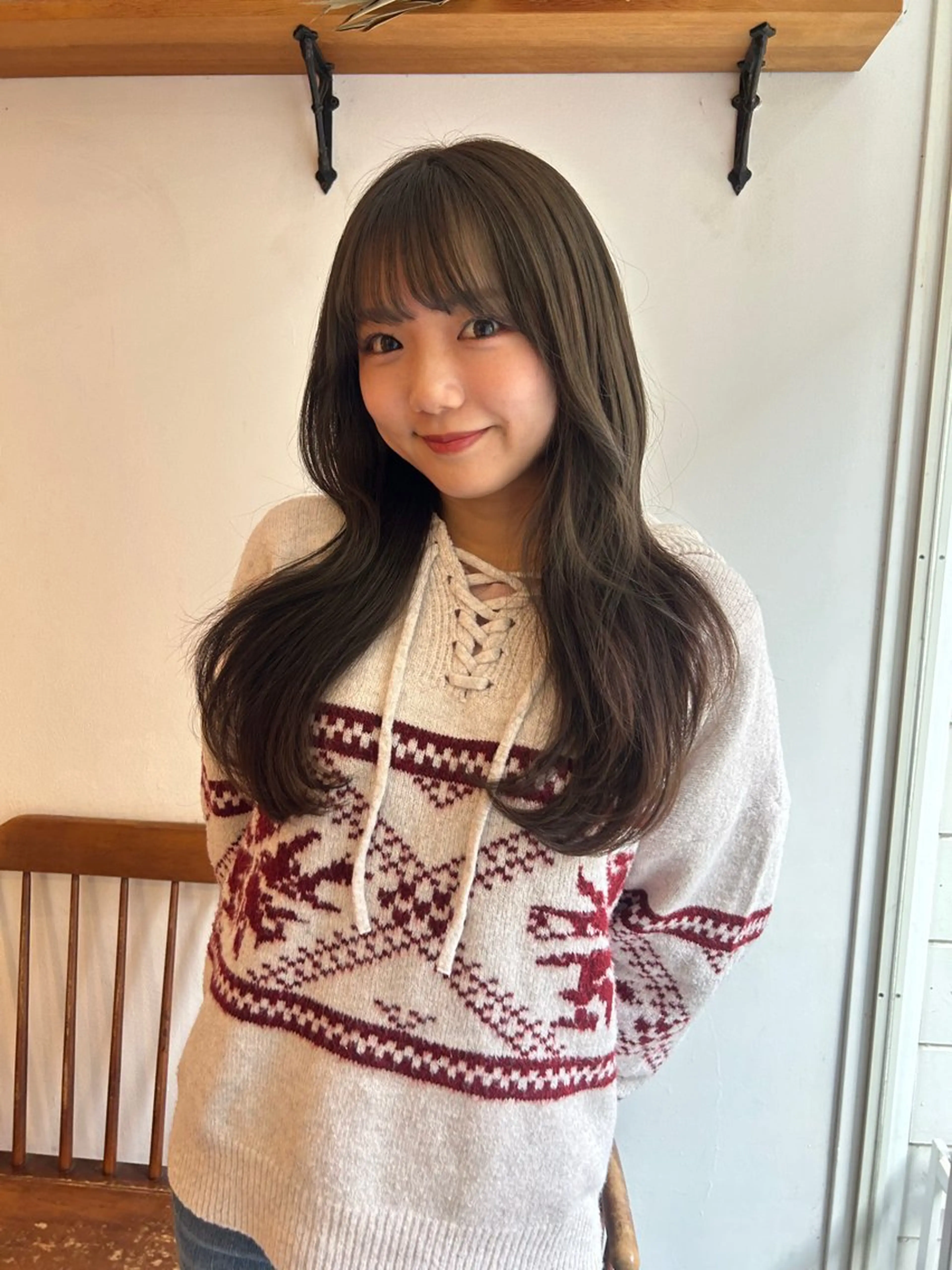 ロング カラー カット ヘアカラー トリートメント Garland 表参道所属・ミディアムレイヤー/ 艶カラー🎀　emiのヘアスタイル