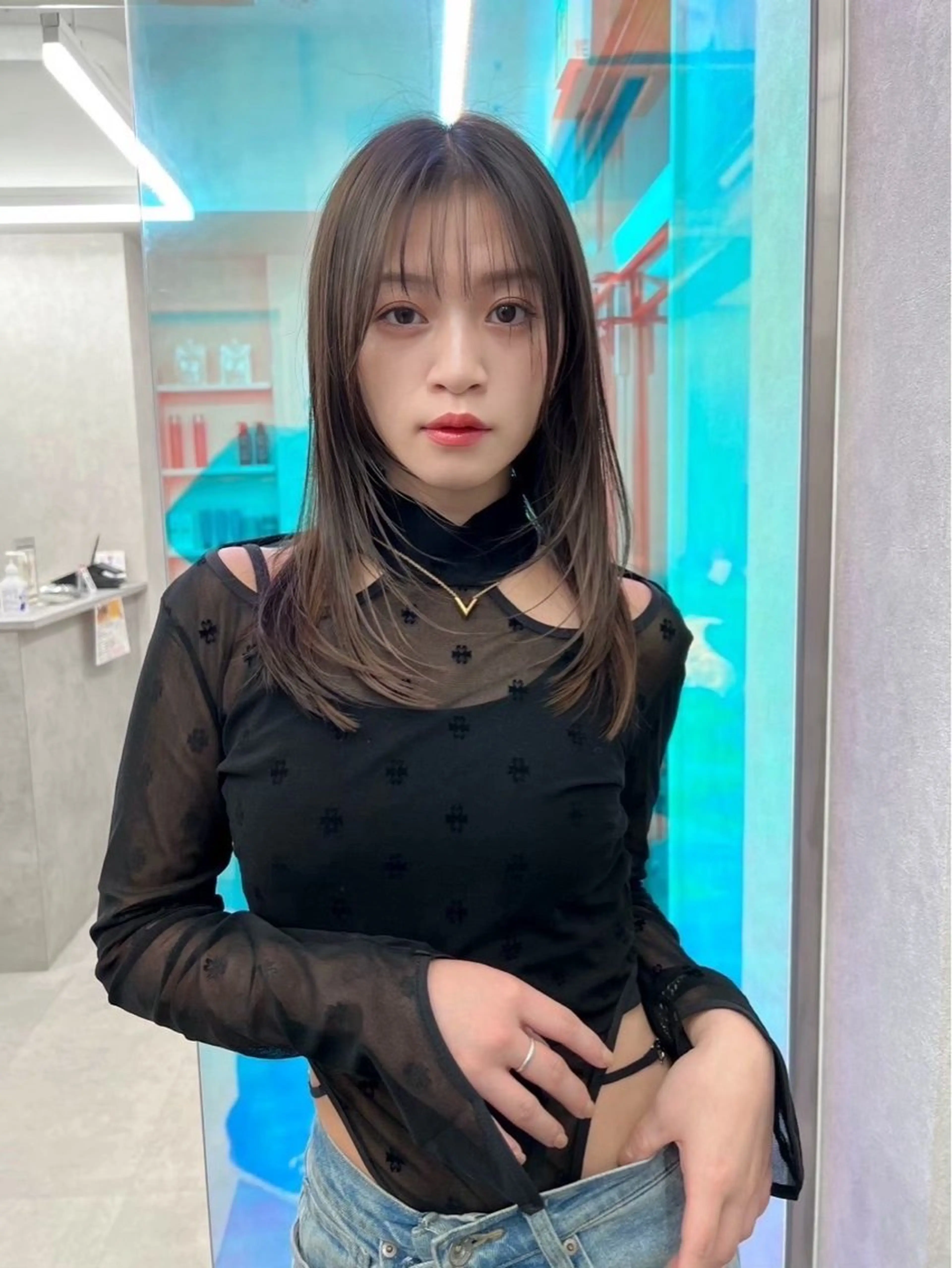 セミロング 小林 美月  透明感カラーのヘアスタイル