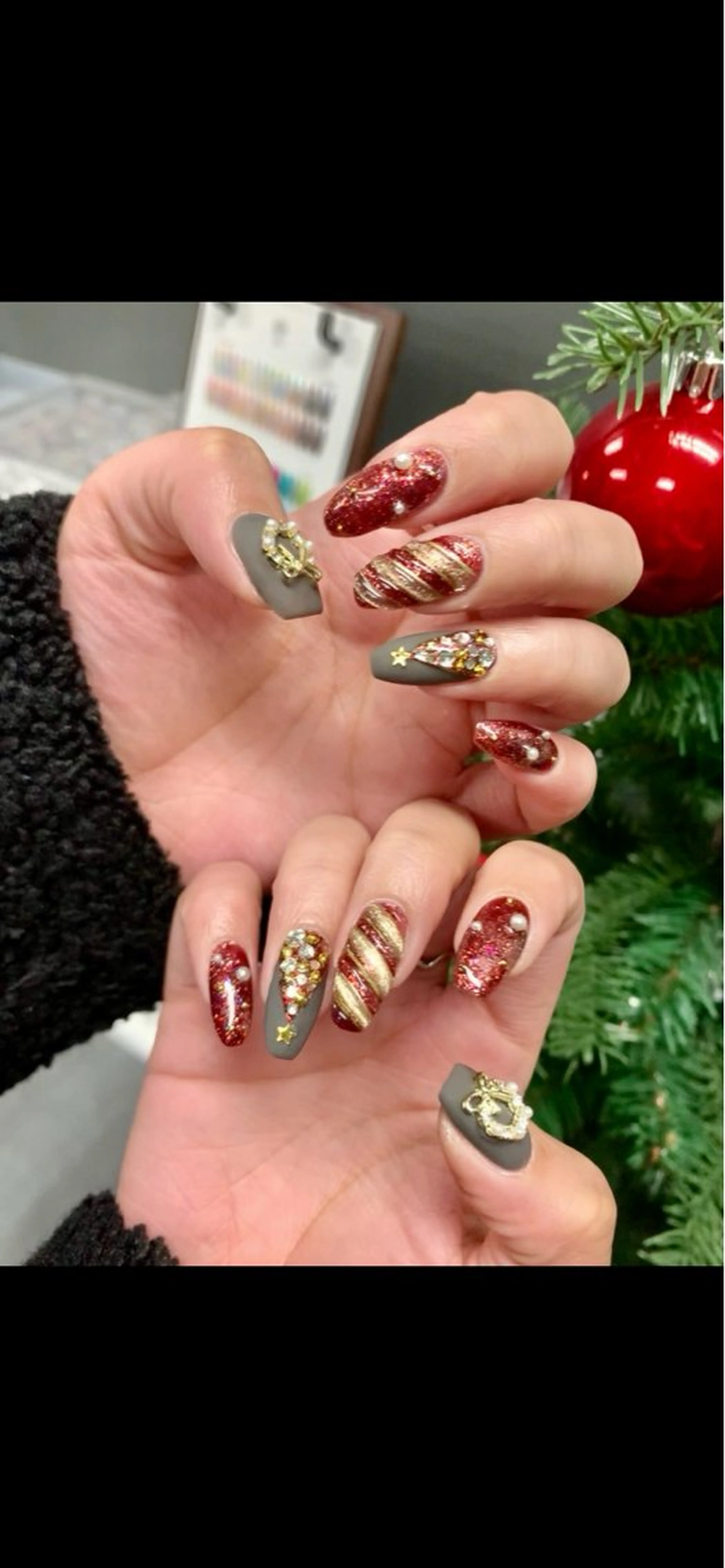 チップ長さだし10本ワンカラー/ラメー/フラッシュ+パーツとスートン付き放題の写真