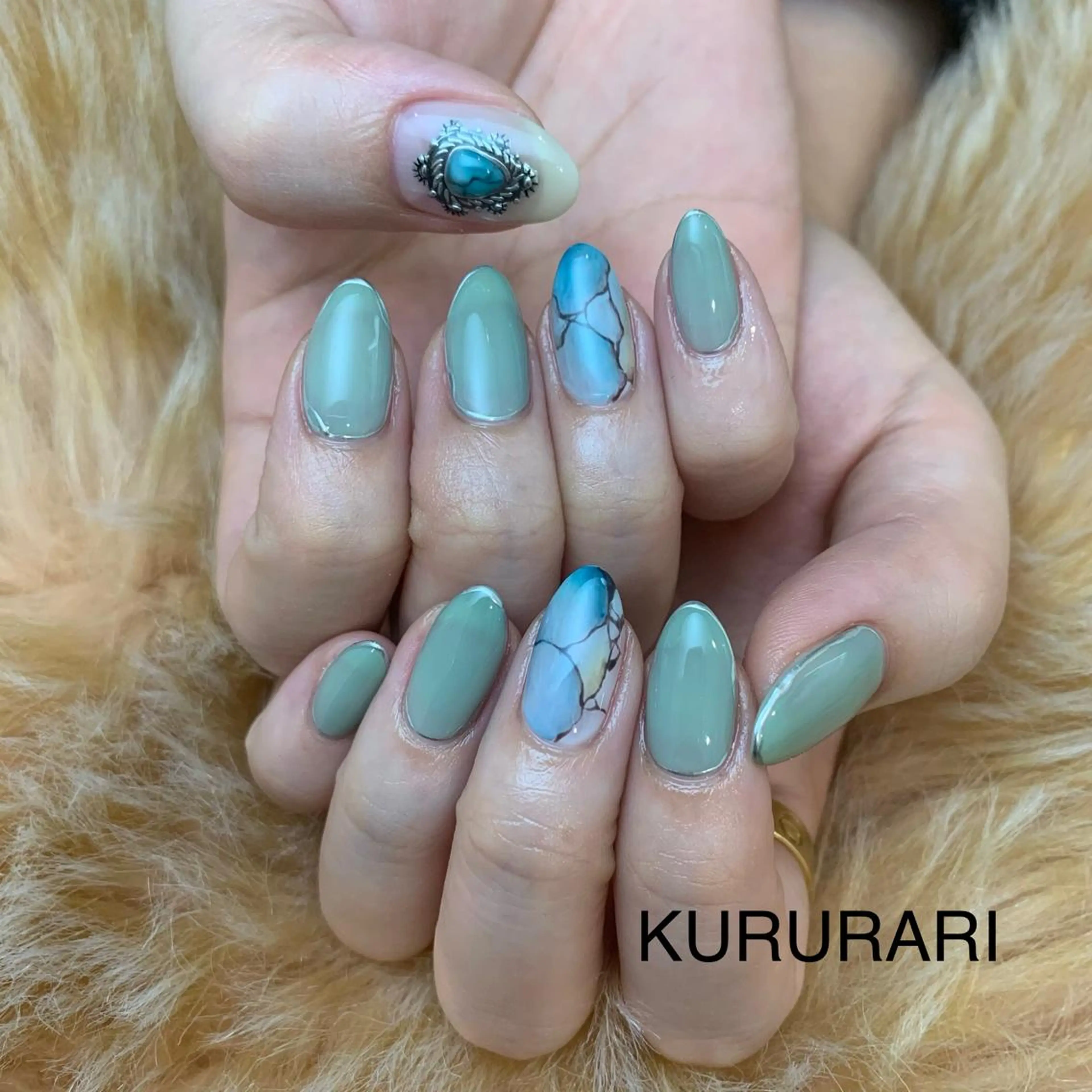 ネイル KURURARI NAILのネイルデザイン