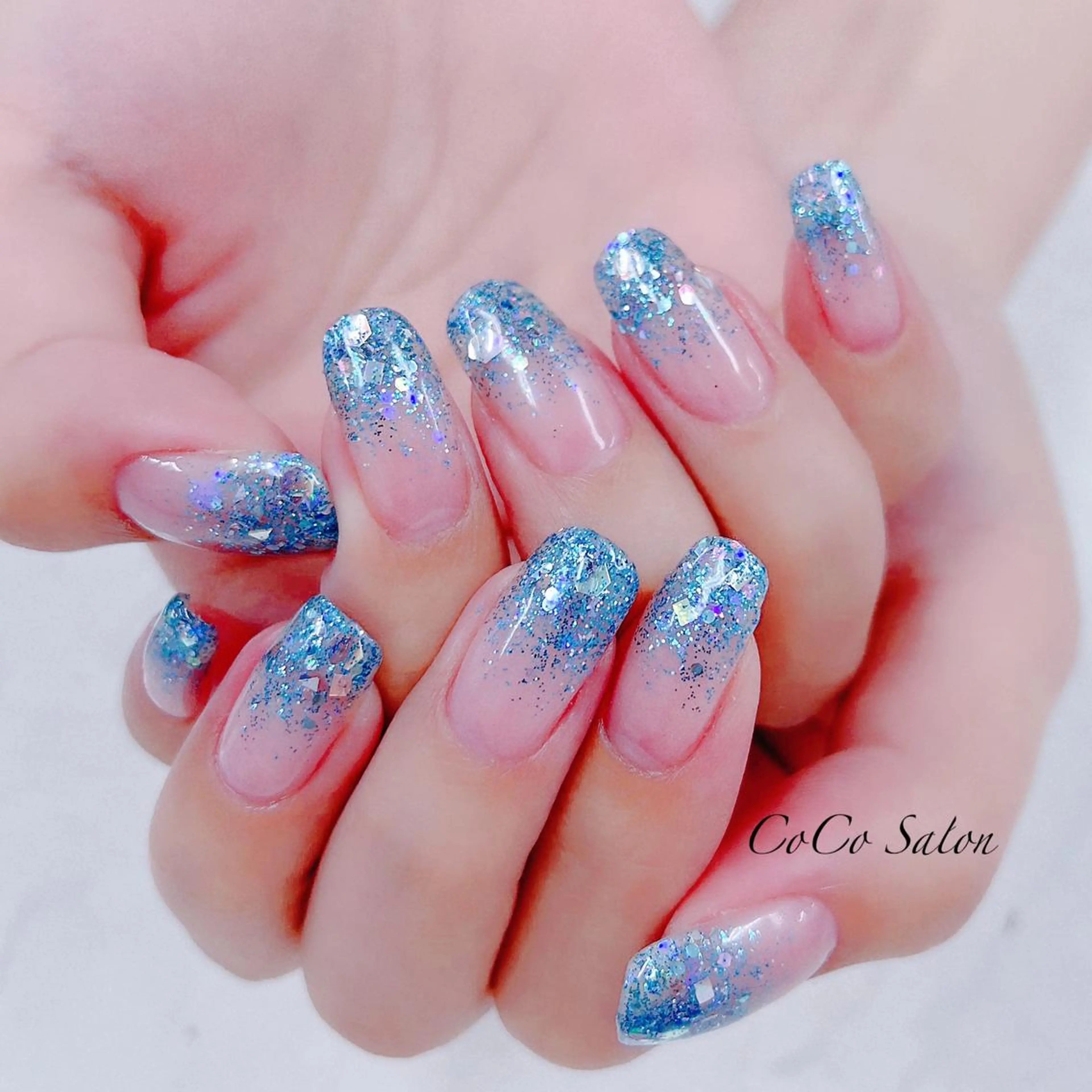 ネイル ブルー 成人式 長さ出し ジェルネイル グラデーション ハンドネイル CoCoSalon ネイル/まつ毛予約のネイルデザイン