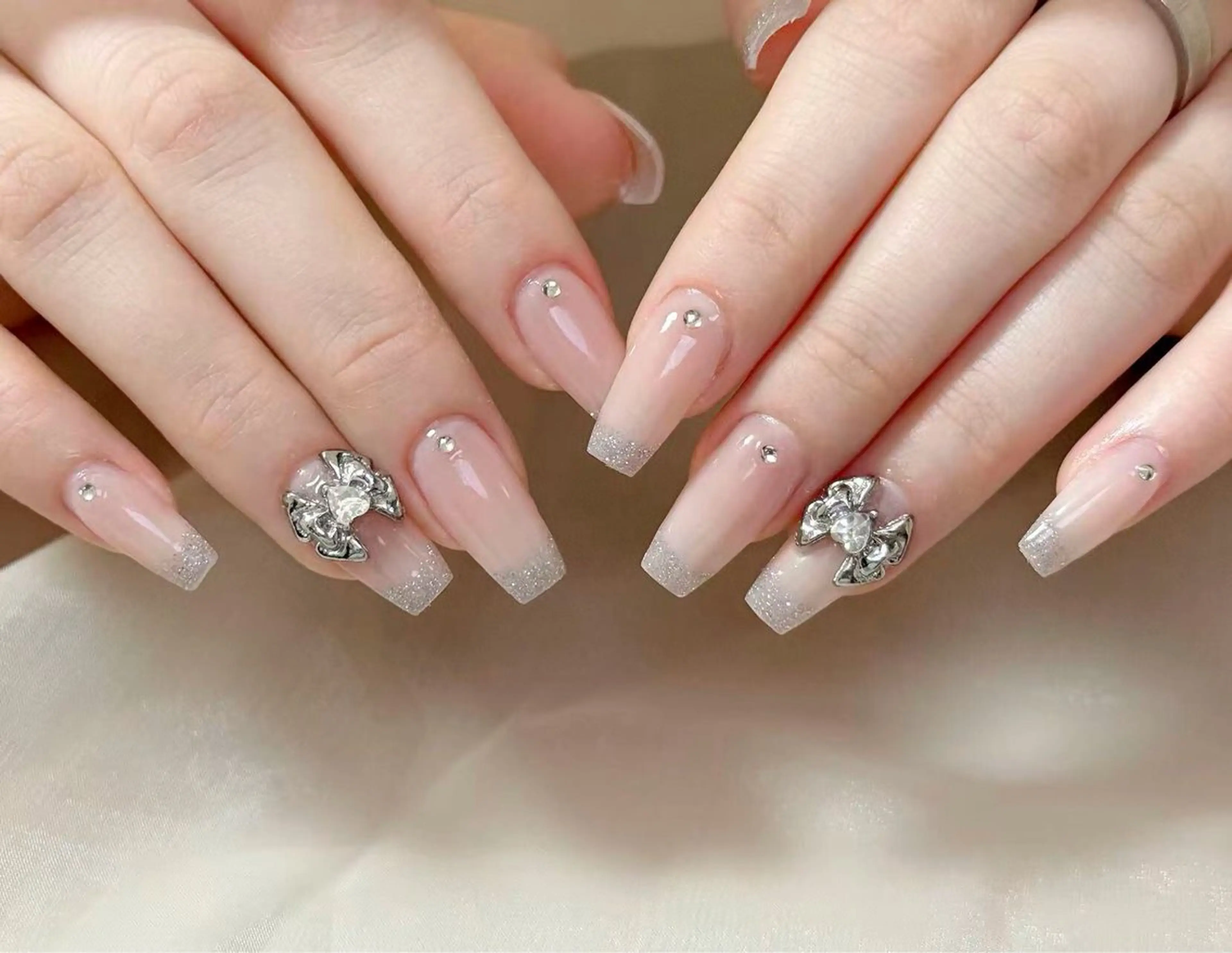 ネイル 小 雨のネイルデザイン