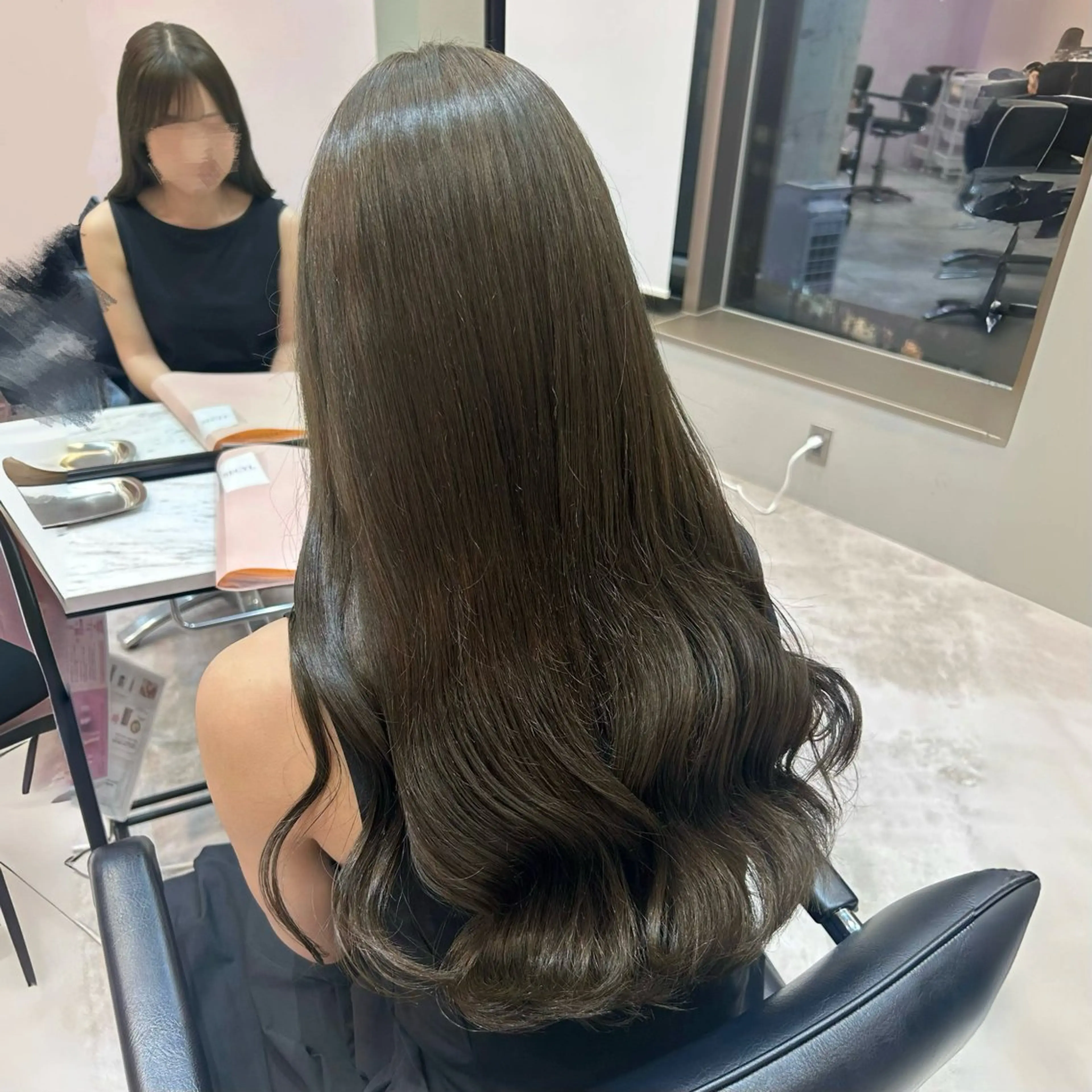 ロング 上品うるツヤ韓国ヘア 🤍Hana/川崎のヘアスタイル