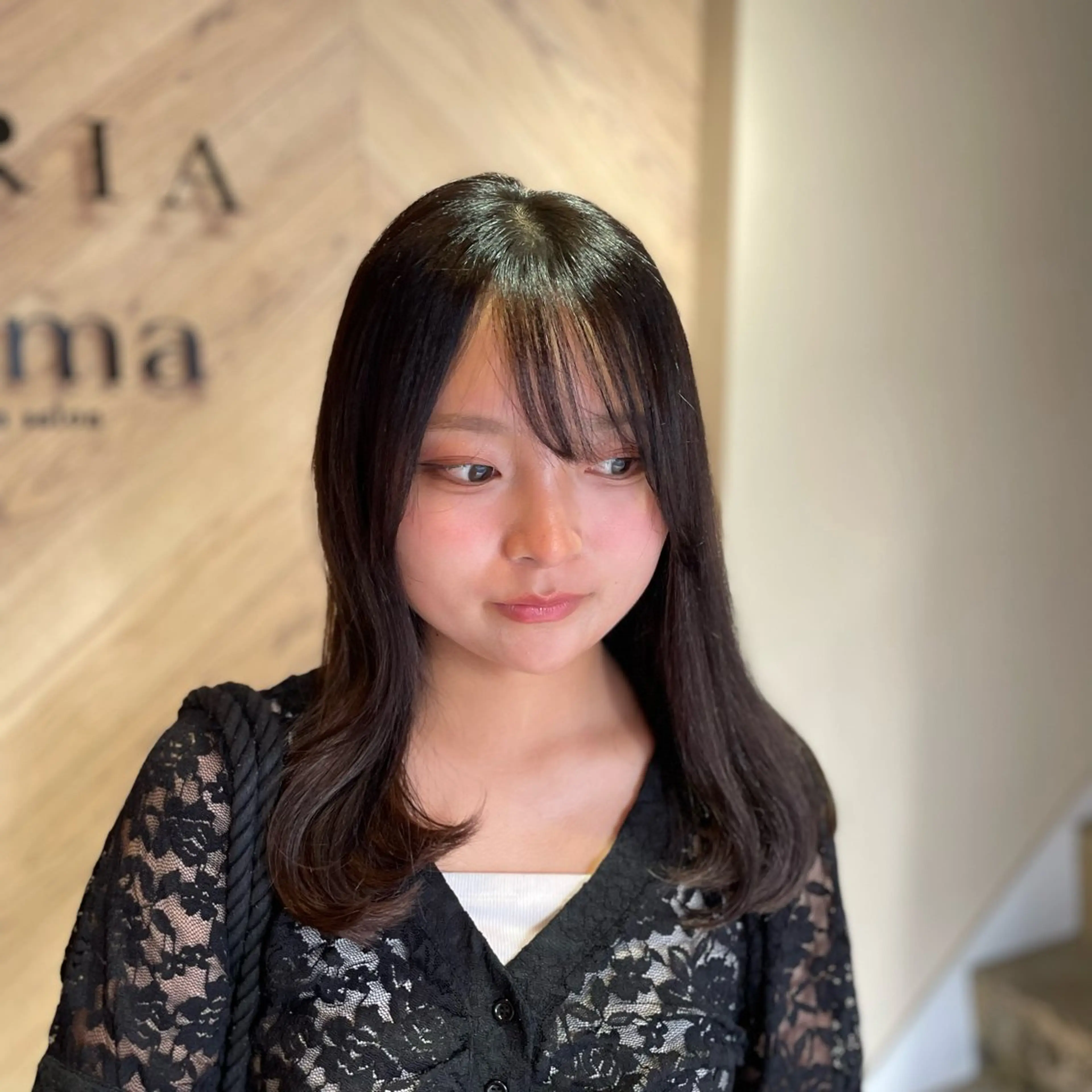 セミロング 🍀FERIAあべの あらいことみ🍀のヘアスタイル