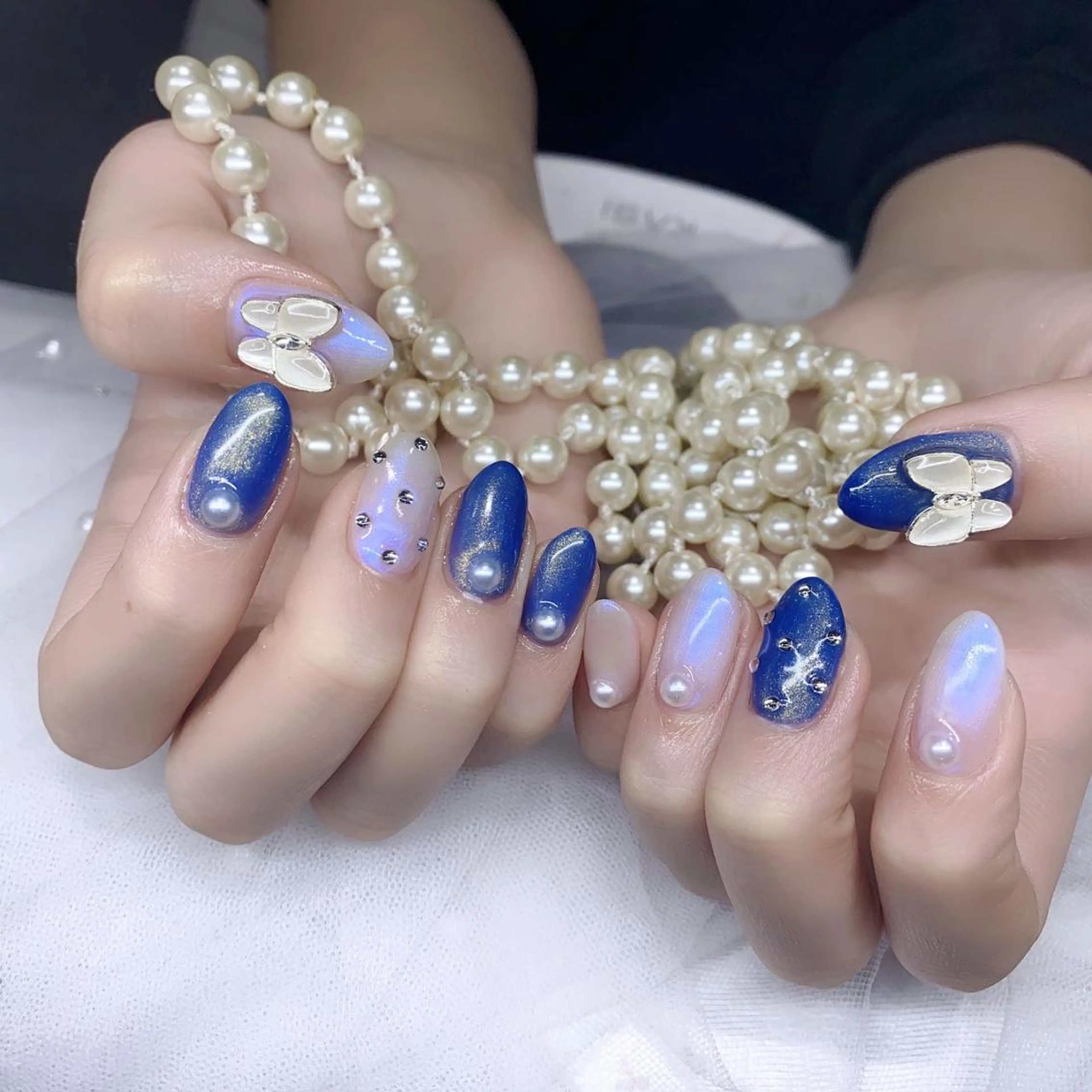 ネイル Queens 榊 まおのネイルデザイン