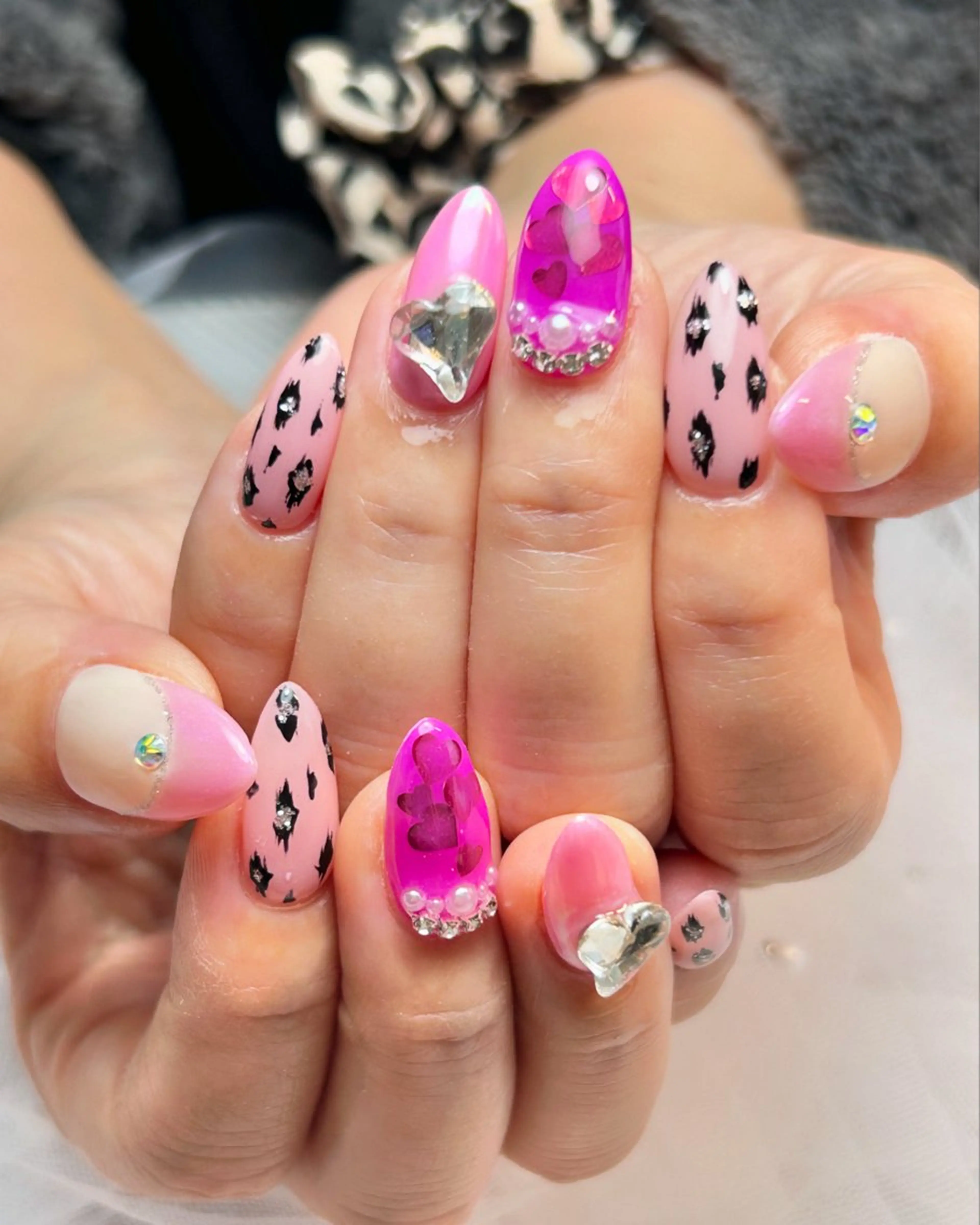 ネイル アートネイル ジェルネイル ハート ロングネイル ピンク プライベートサロン マニフィークのネイルデザイン