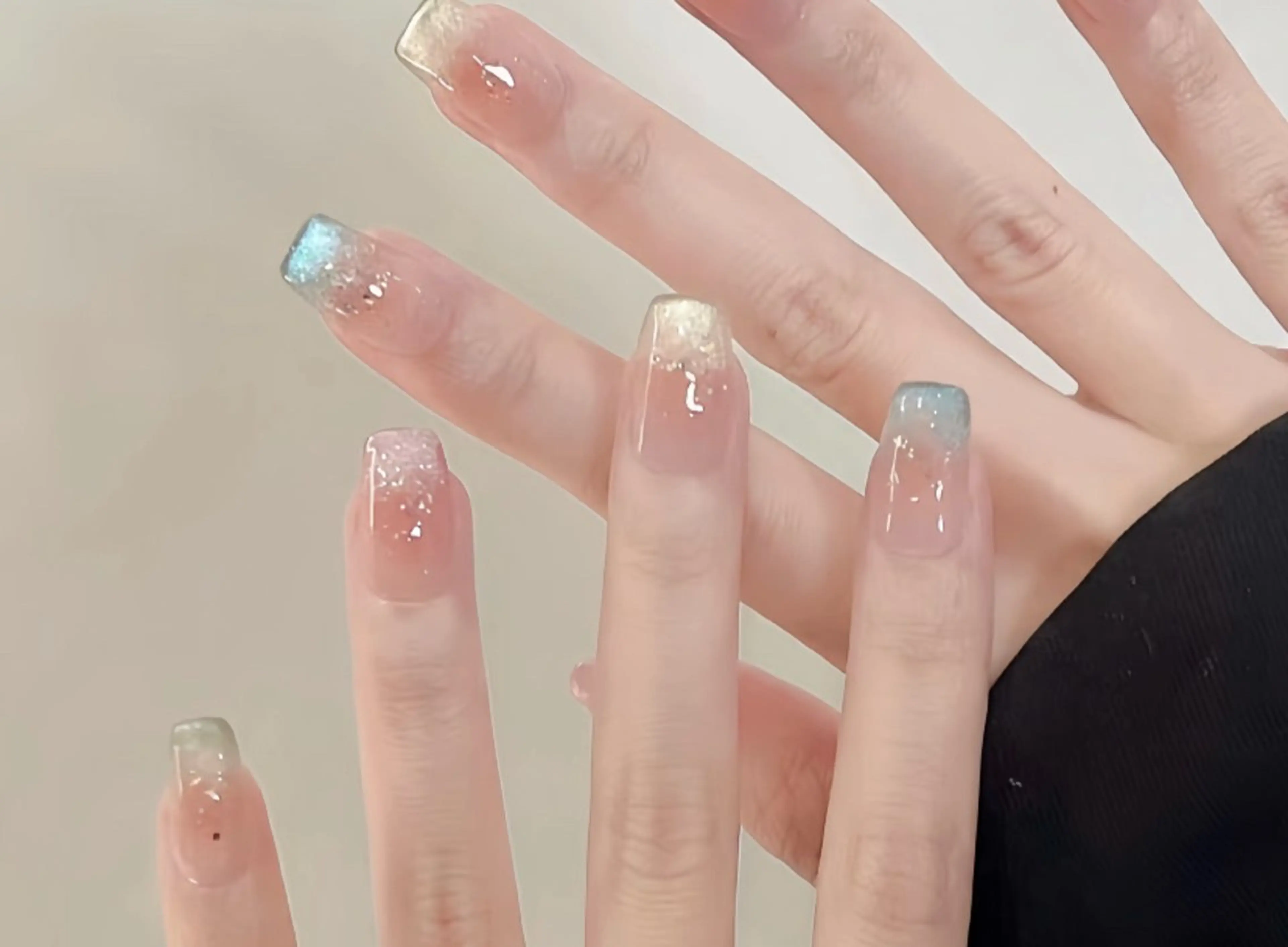 ネイル オーロラネイル チークネイル 長さ出し フットネイル フレンチネイル AND Nail 長さだし専門新宿店のネイルデザイン