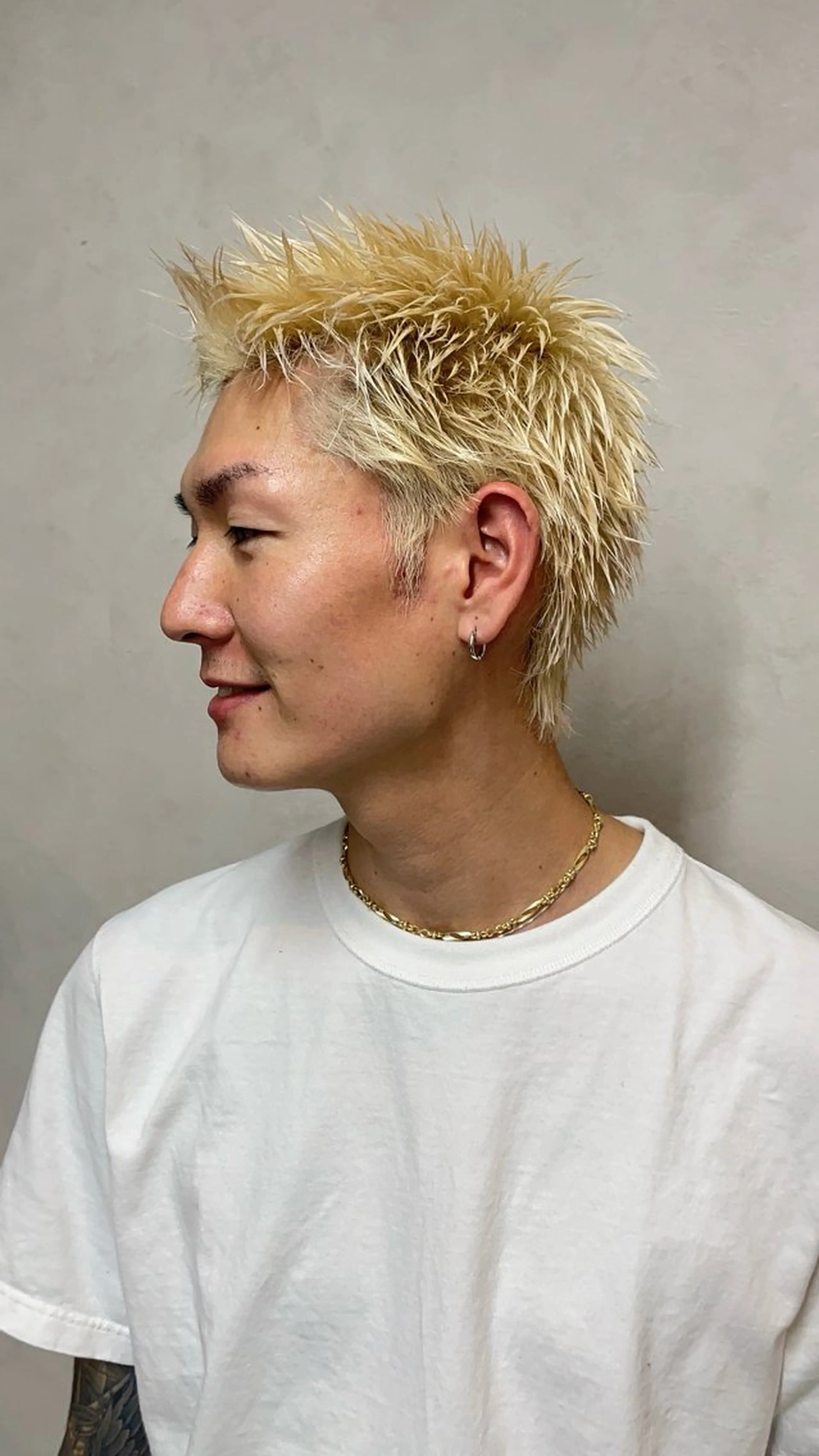 ショート メンズ メンズブリーチ ダウンパーマ フェザーパーマ メンズハイライト メンズメッシュ カット ヘアカラー MEN'S SEEK所属・石井 圭祐のヘアスタイル
