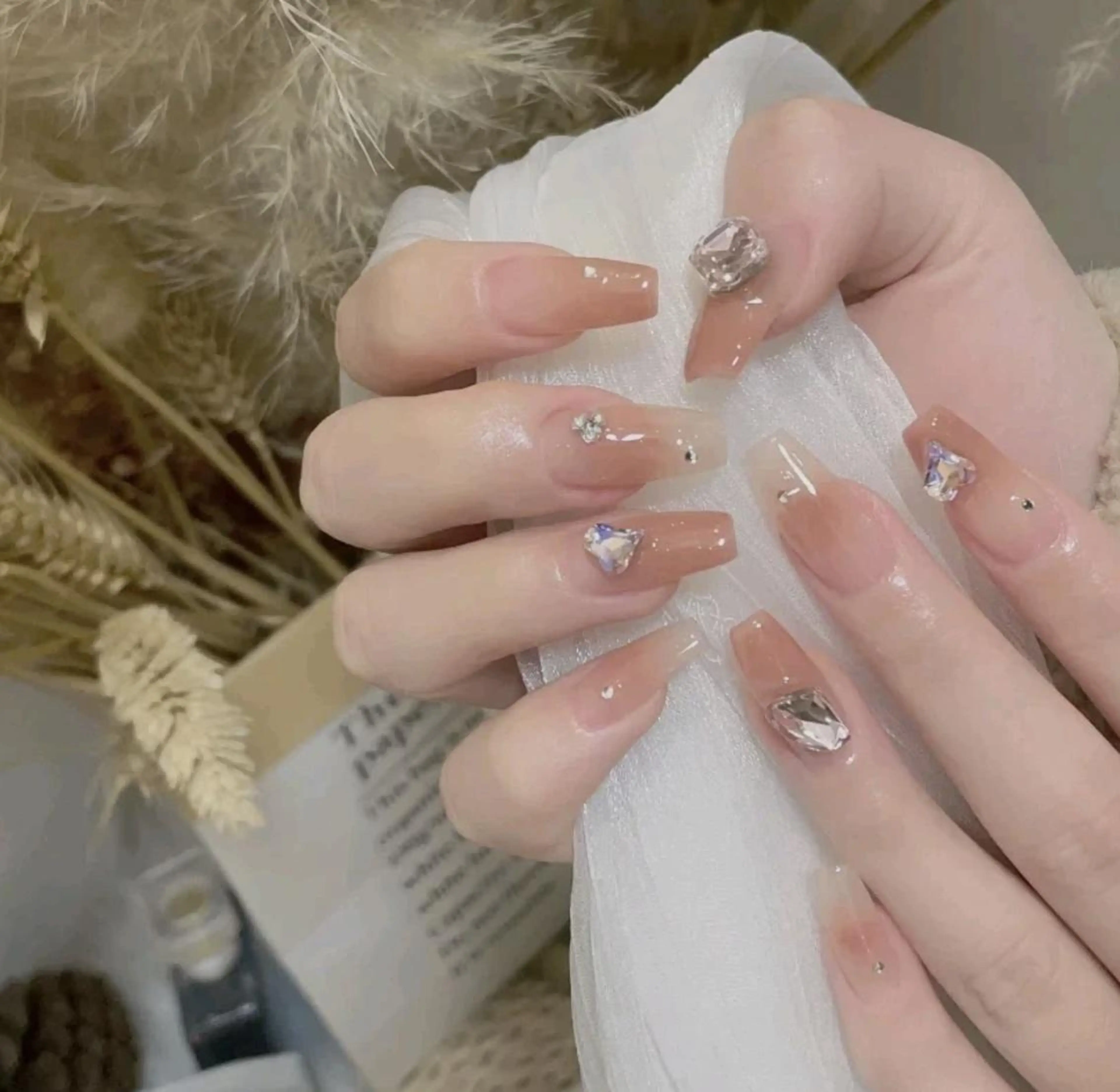 ネイル アートネイル 長さ出し ネイルチップ Queens マオのネイルデザイン