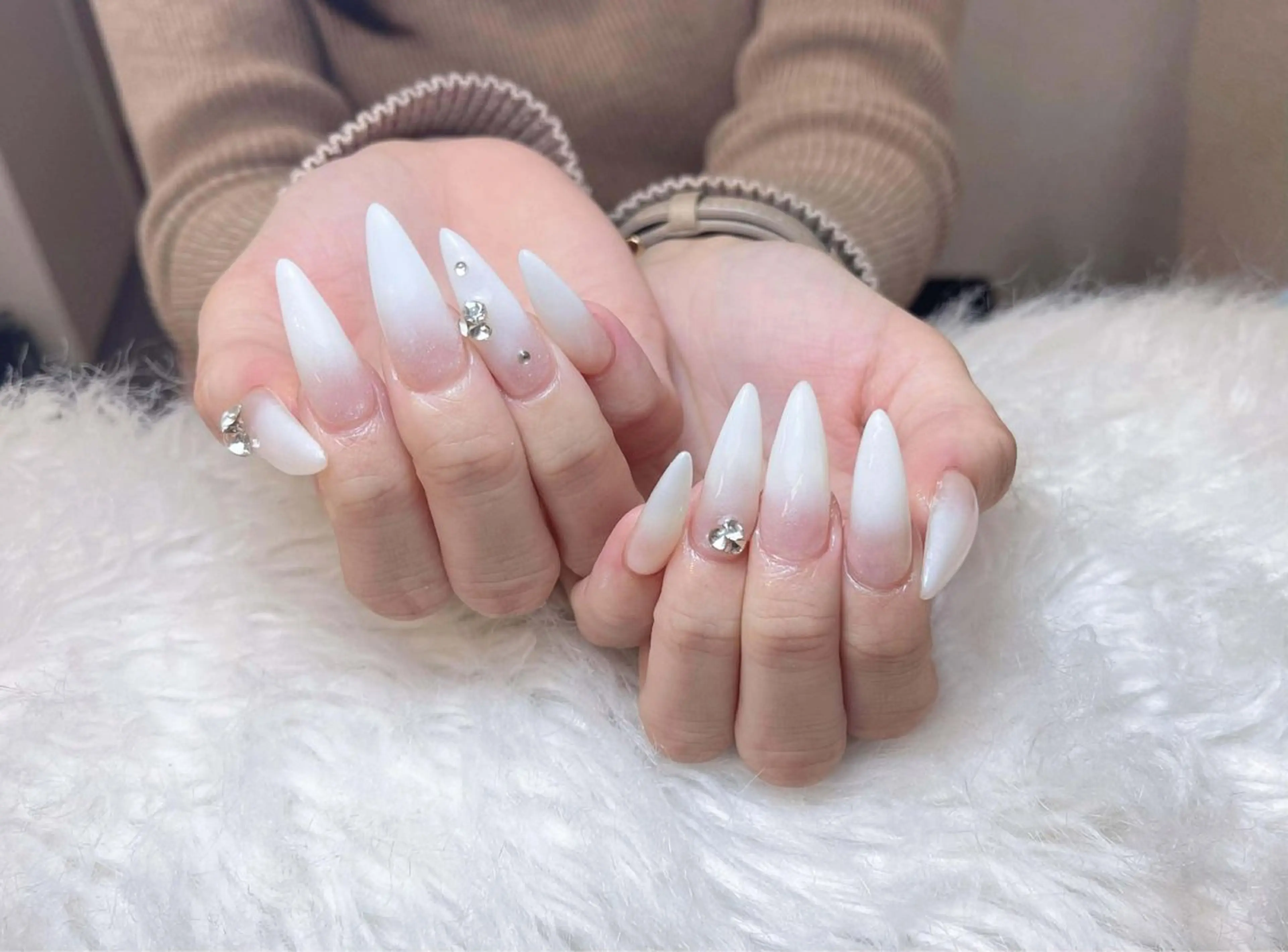 ネイル アートネイル ジェルネイル ニュアンスネイル オフィスネイル シンプルネイル ハンドネイル Nie Nail Shinokuboのネイルデザイン