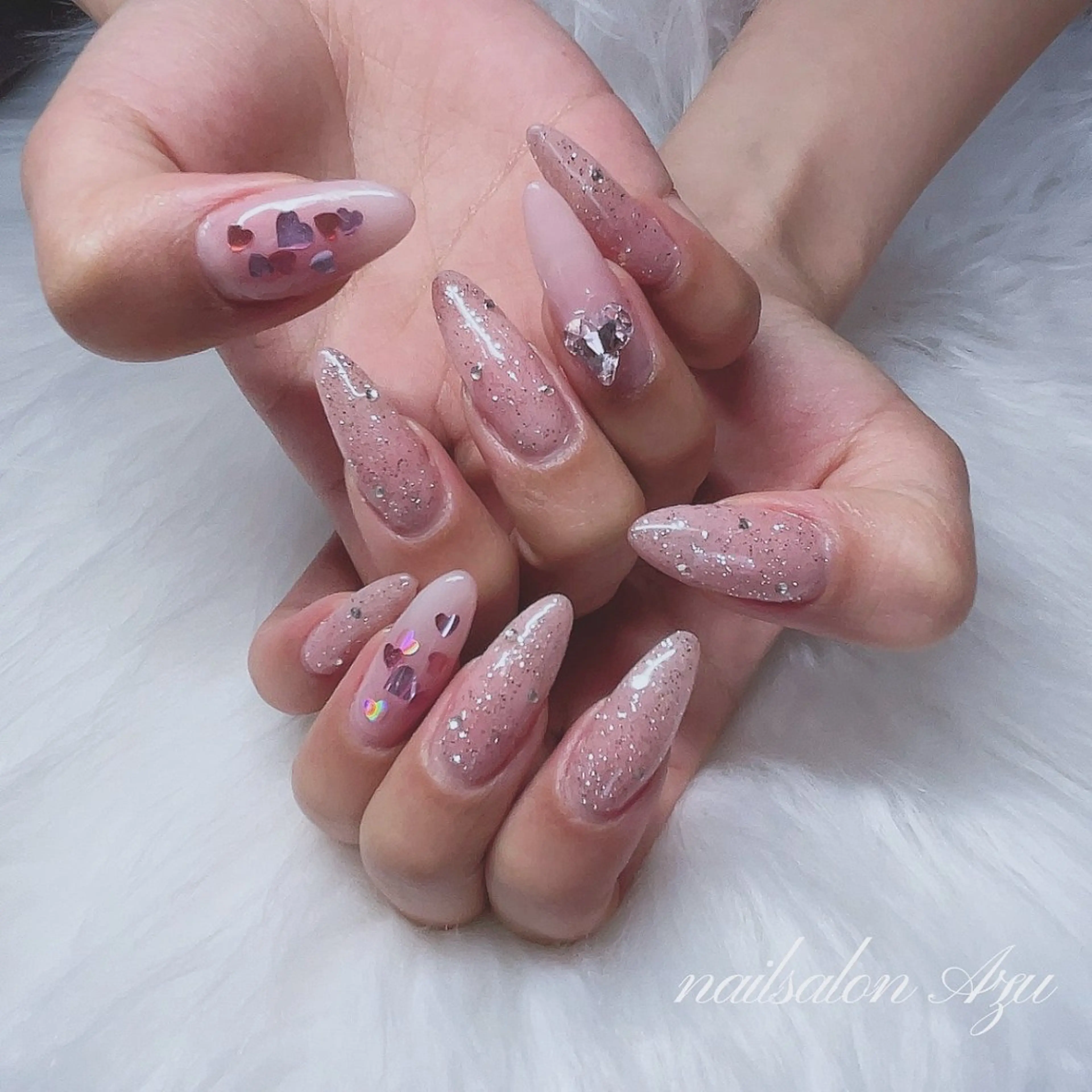 ネイル フラッシュネイル グラデーション ハート ピンク ホワイト 濵田 美多のネイルデザイン