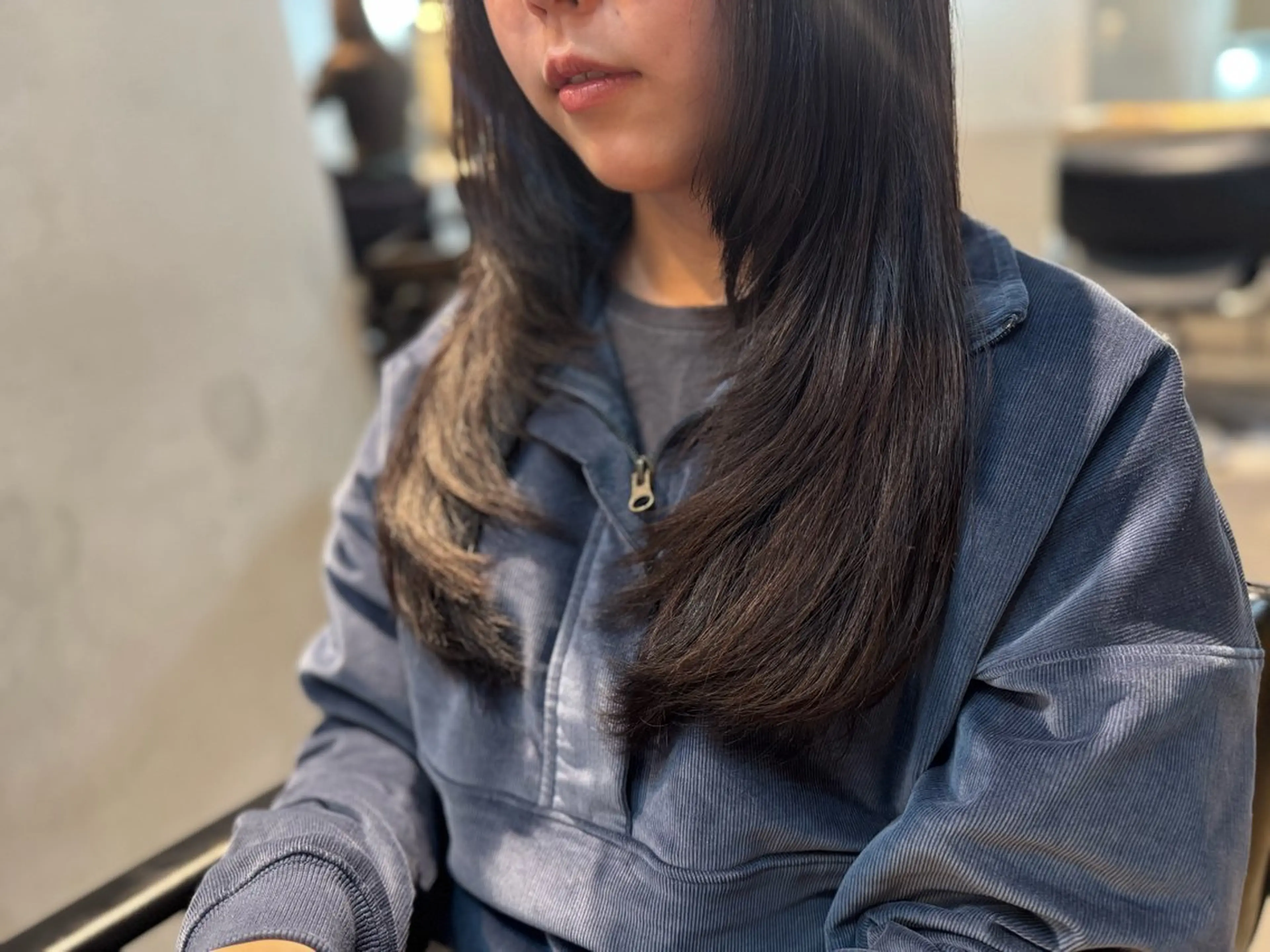 ロング 顔まわりレイヤー レイヤーカット 縮毛矯正 カット 縮毛矯正 近野 浩隆のヘアスタイル