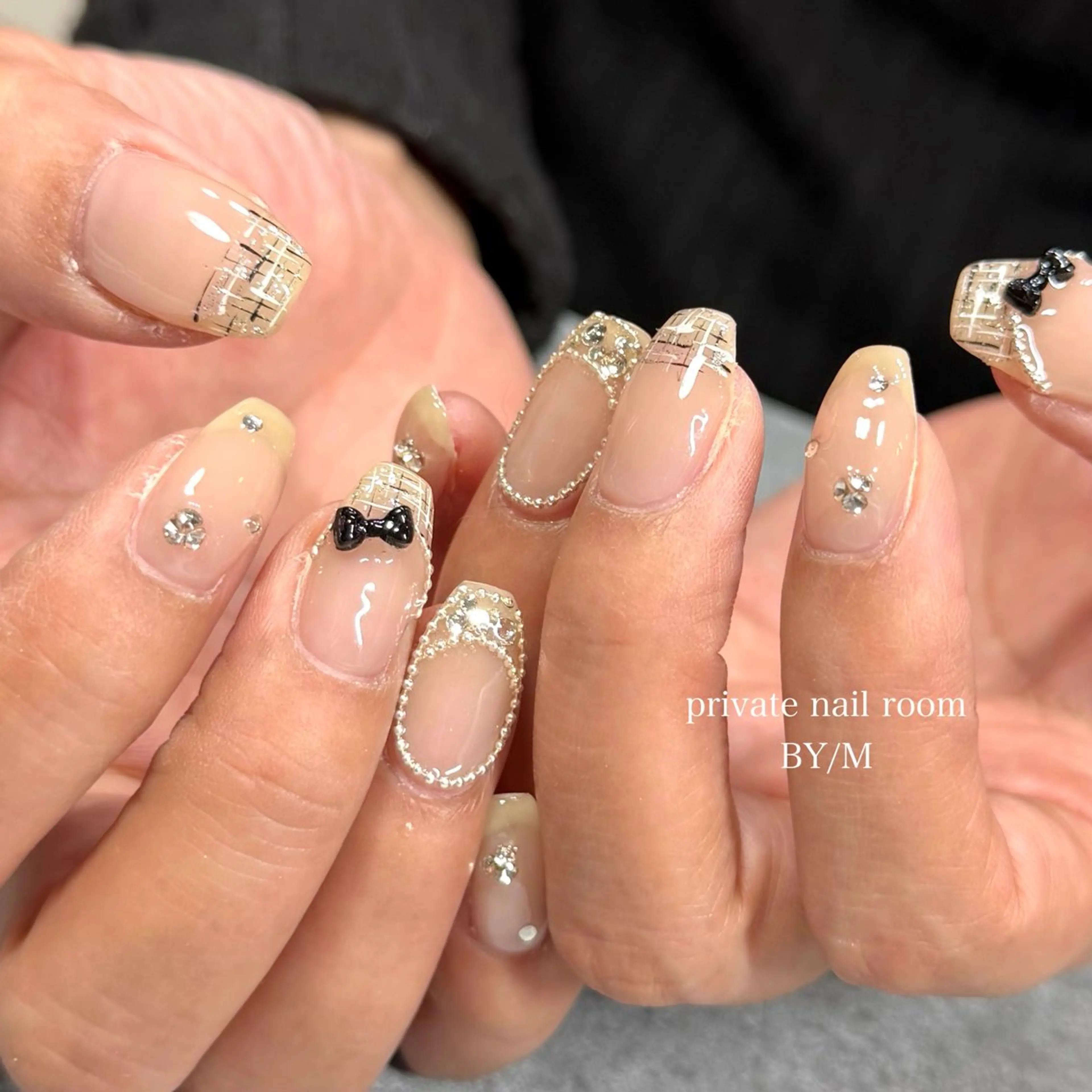 ネイル フレンチネイル キラキラネイル 持ち込み シンプルネイル ツイードネイル ハンドネイル BY / Mのネイルデザイン