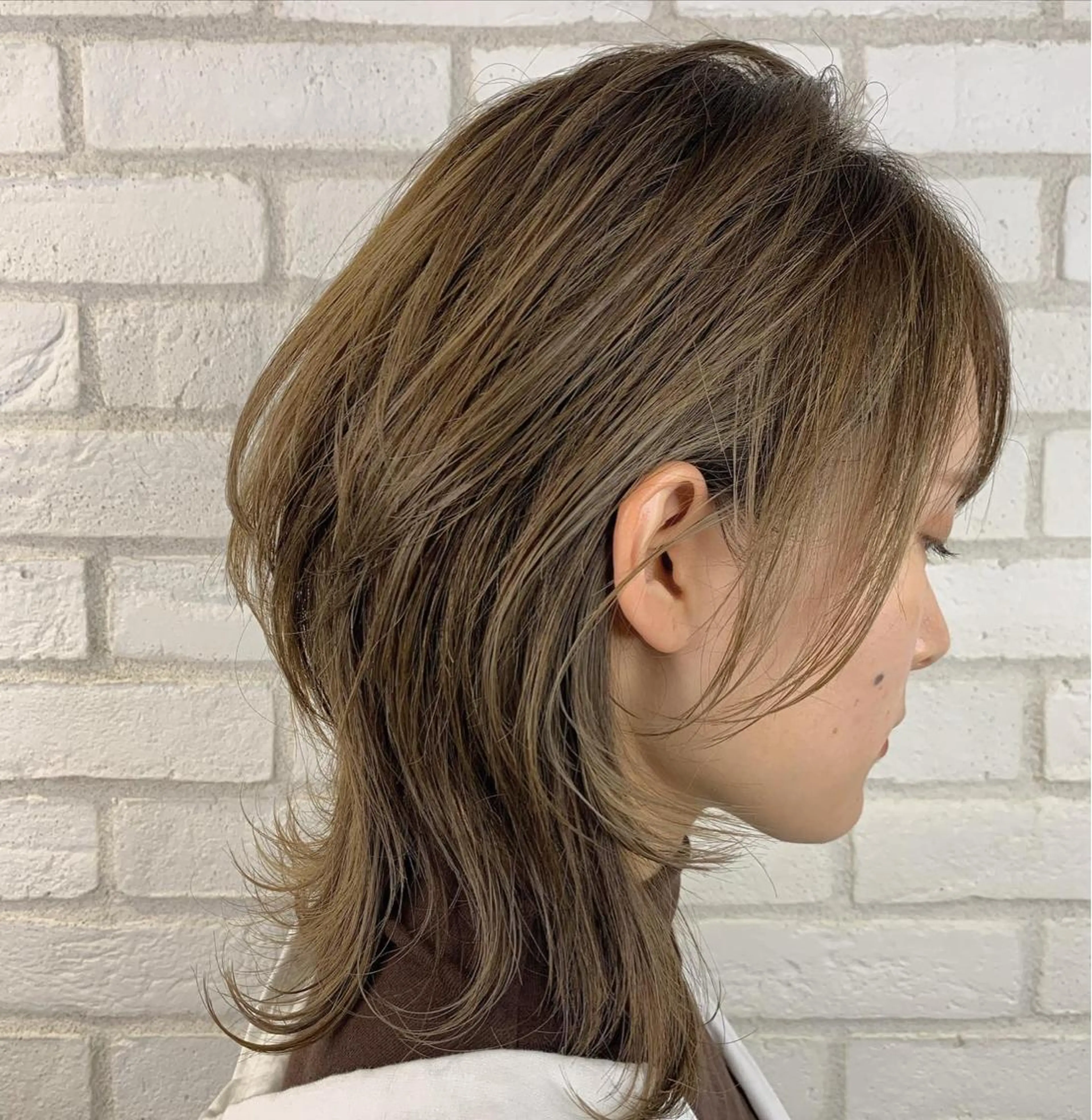 ミディアム カラー ハイライトカラー ハイライト ウルフカット she2.shinjuku所属・takumi Hのヘアスタイル