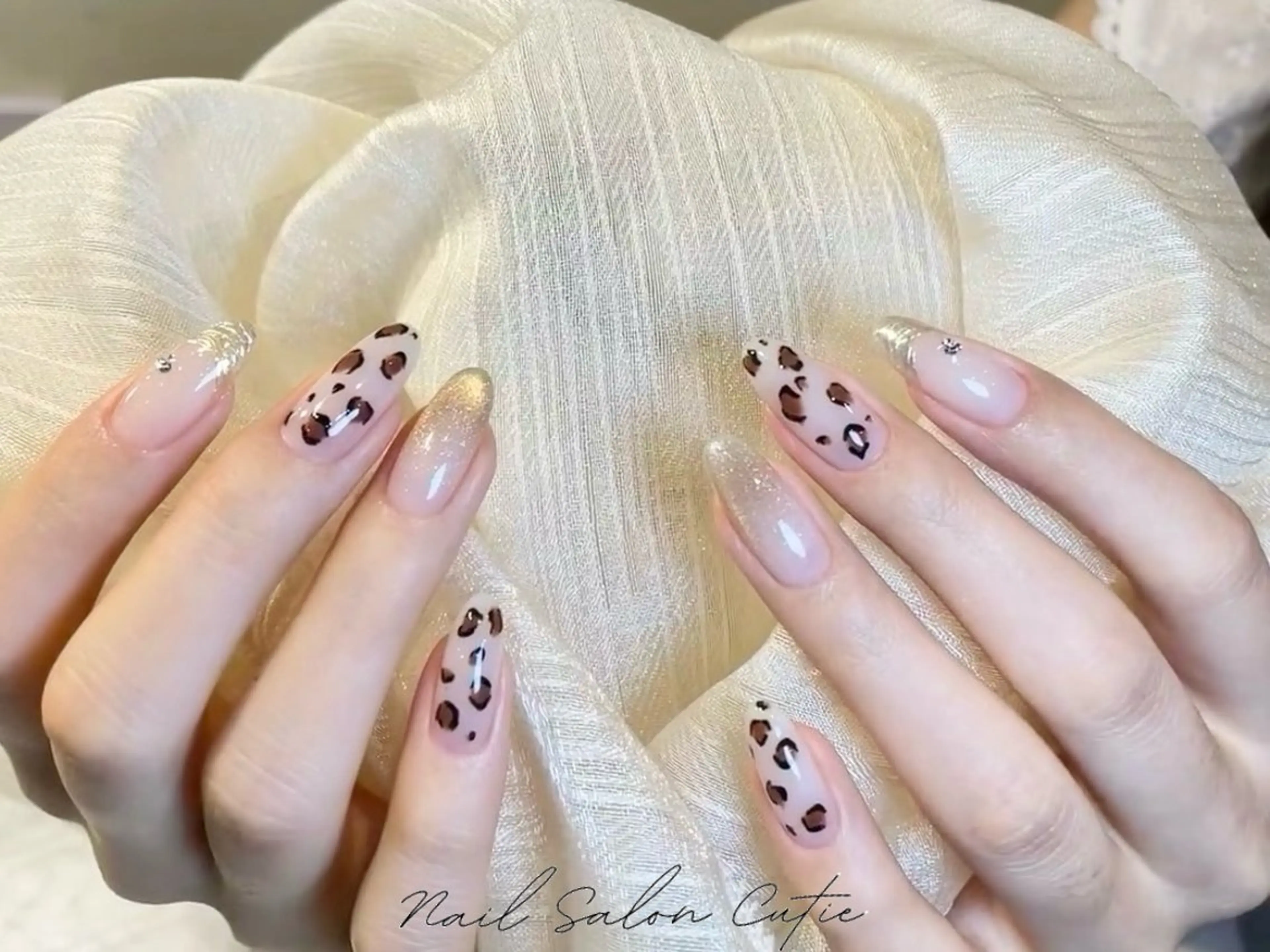 ネイル ジェルネイル 韓国ネイル 持ち込み オフィスネイル パラジェル ワンホンネイル 韓国ネイルのネイルデザイン