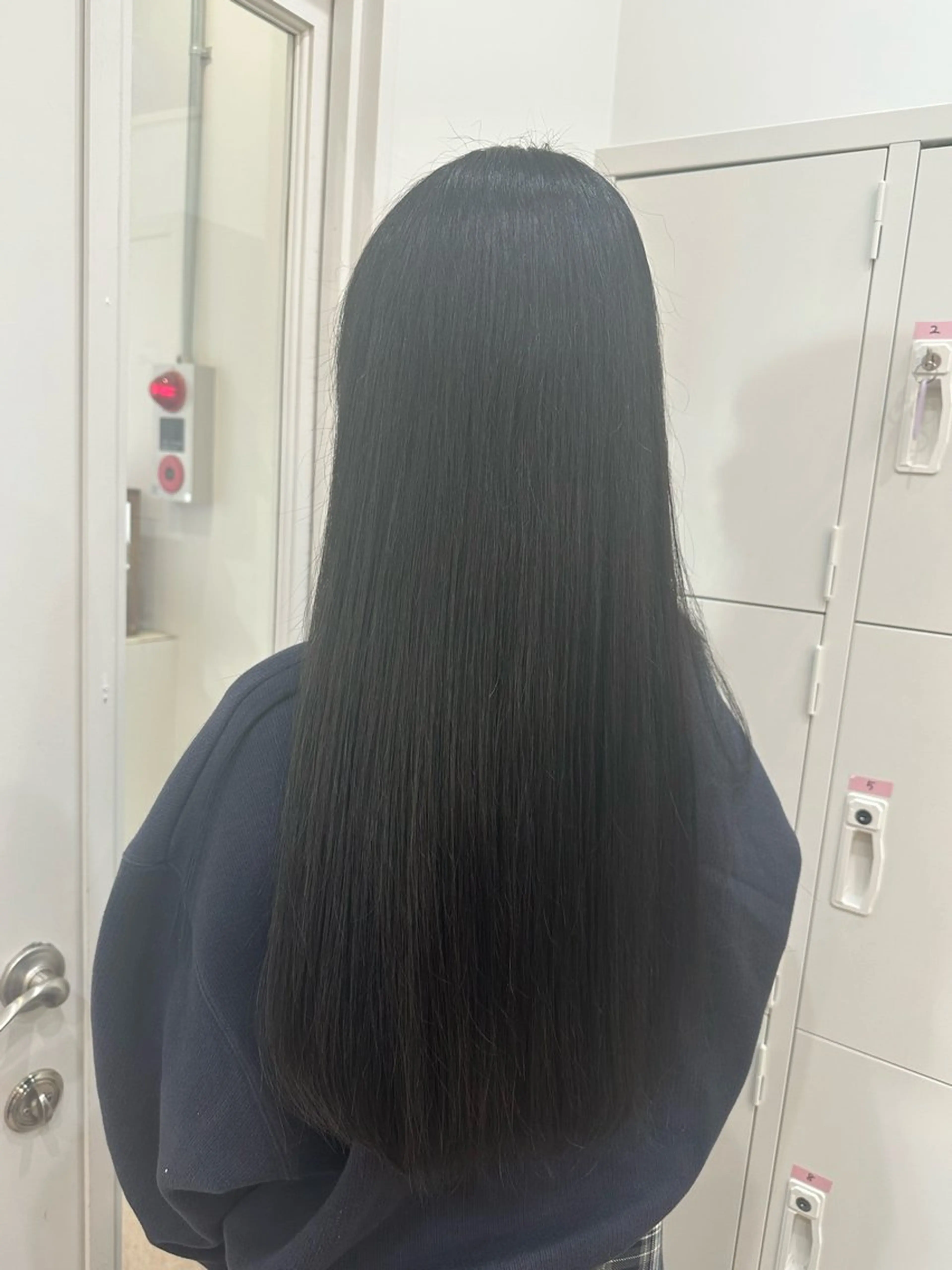 ロング カラー 柴崎 悠乃のヘアスタイル