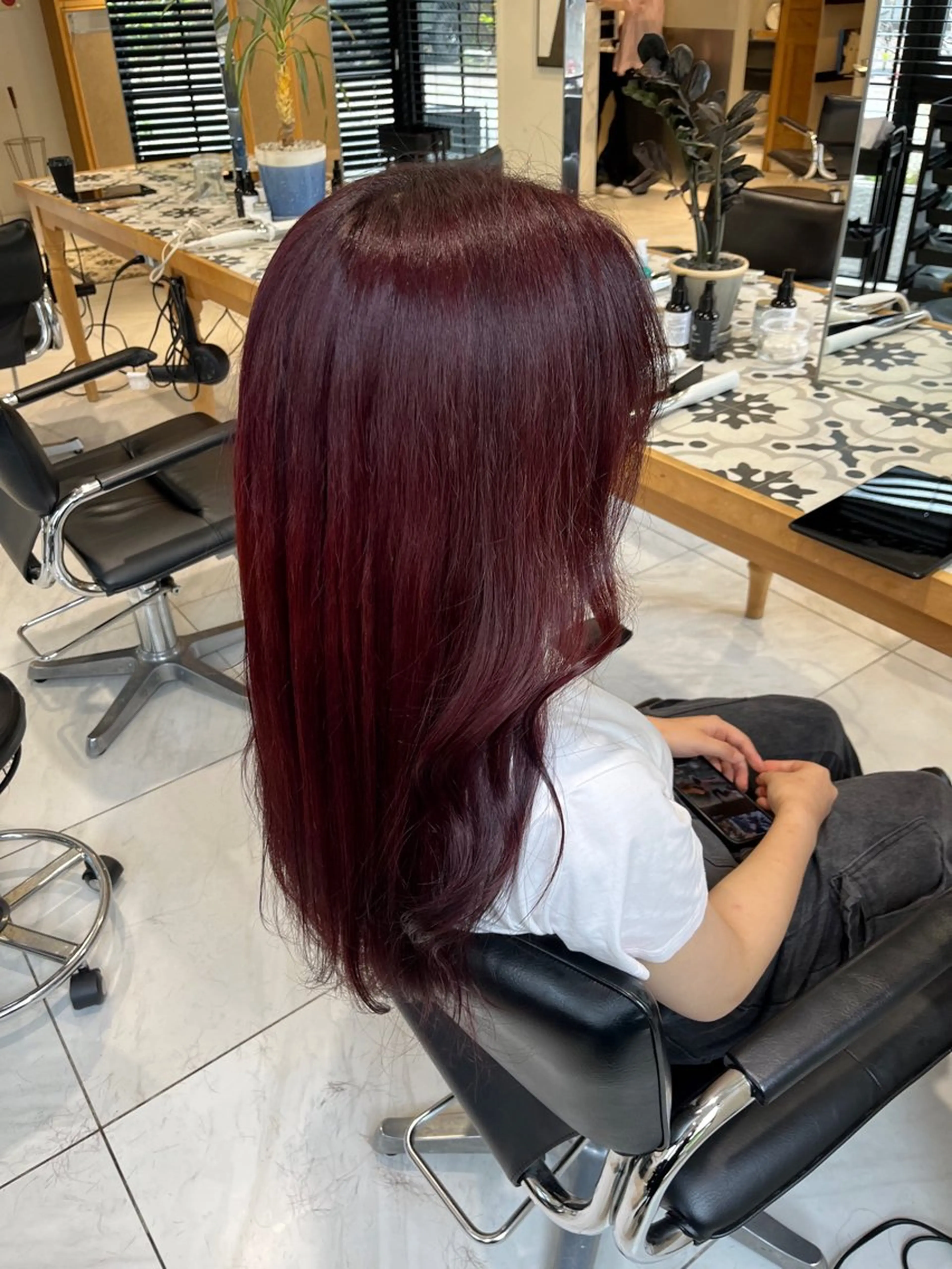 ロング カラー ナミ🩶暗髪/暖色 ❤️/透明感/縮毛のヘアスタイル