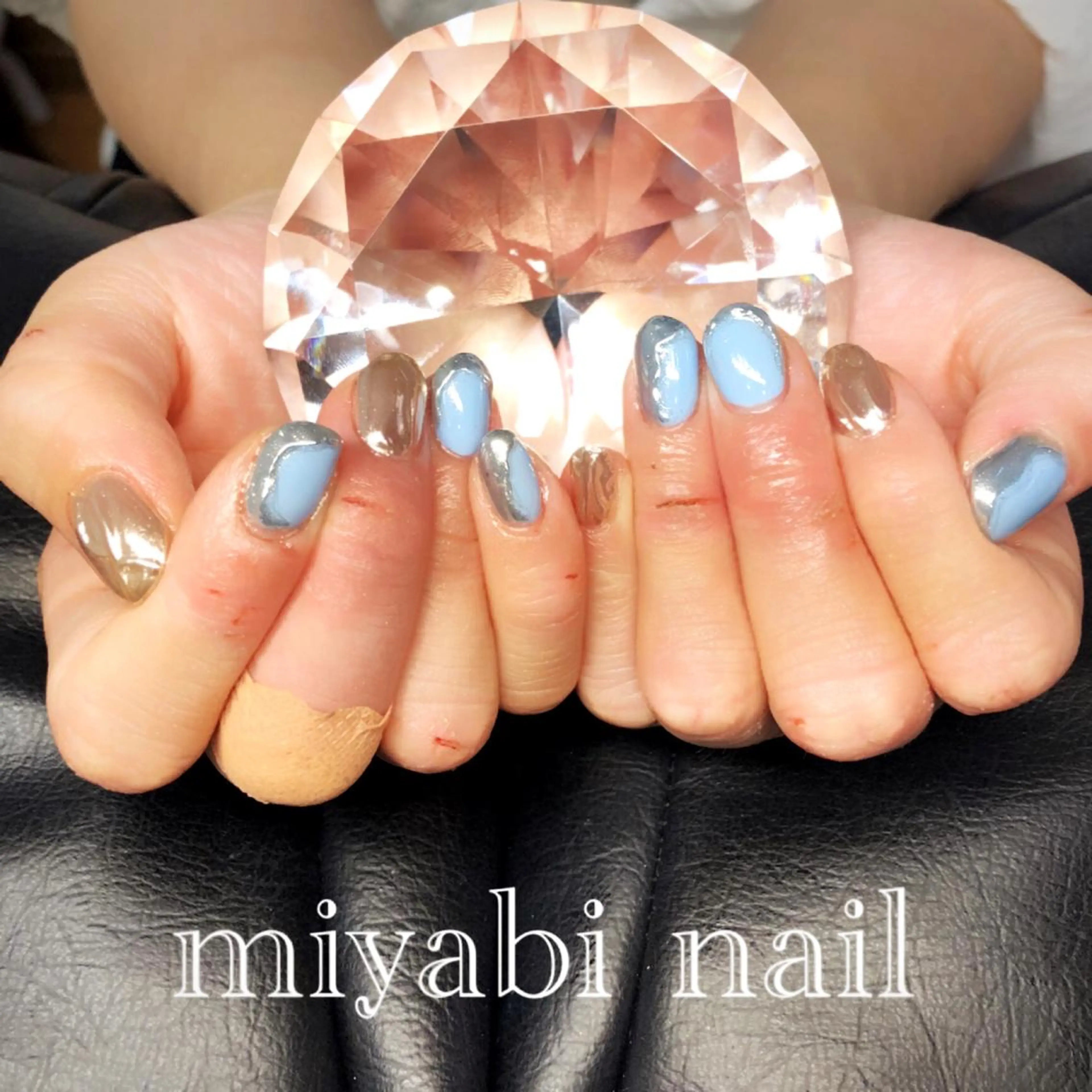 ネイル ブルー ミラーネイル 持ち込み ショートネイル シルバー ハンドネイル miyabi nail 桂川駅近くのネイルデザイン