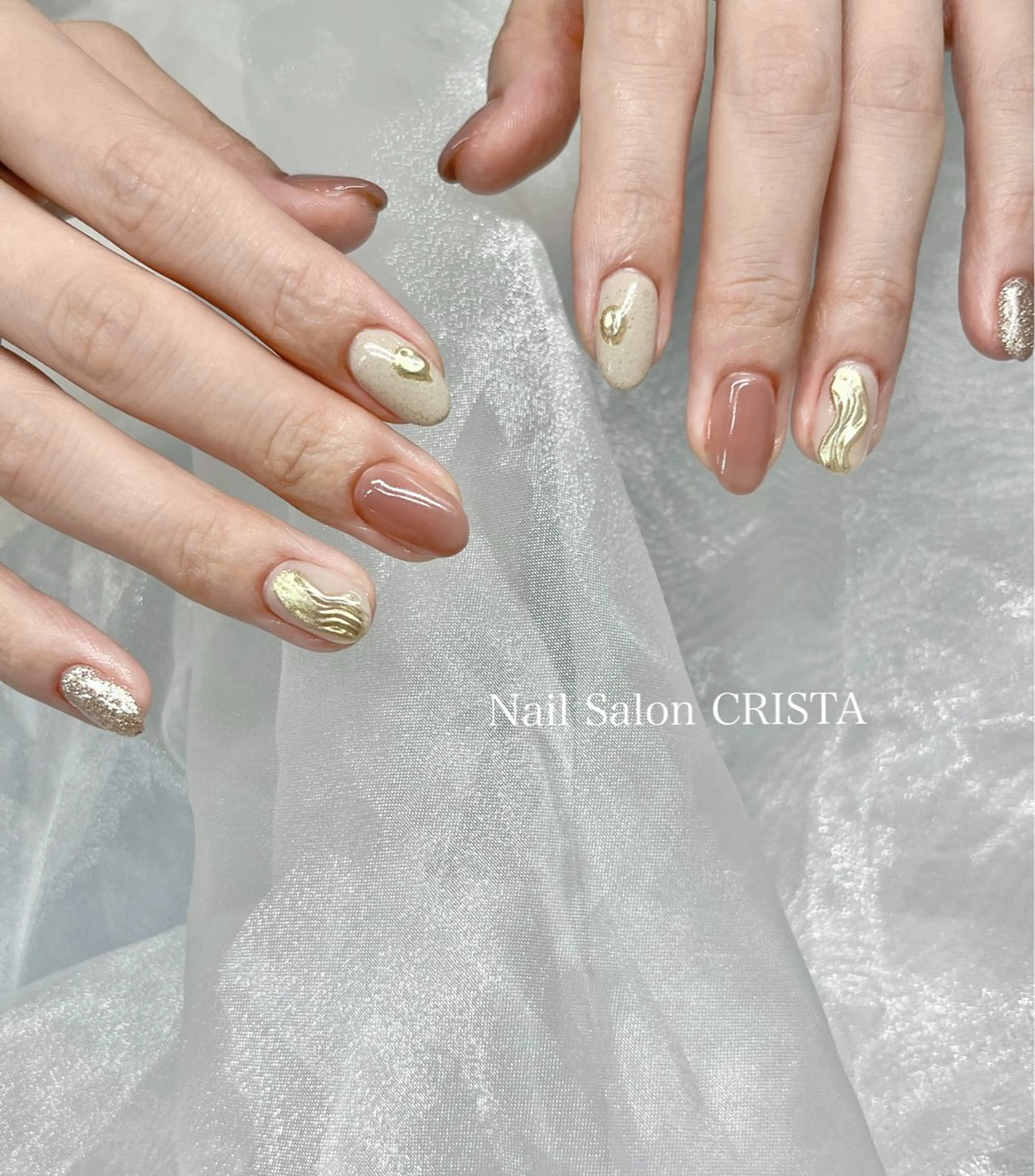 ネイル アートネイル ゴールド ミラーネイル シンプルネイル ハンドネイル Nail Salon CRISTA所属・CRISTA 🤍ヒナタのネイルデザイン