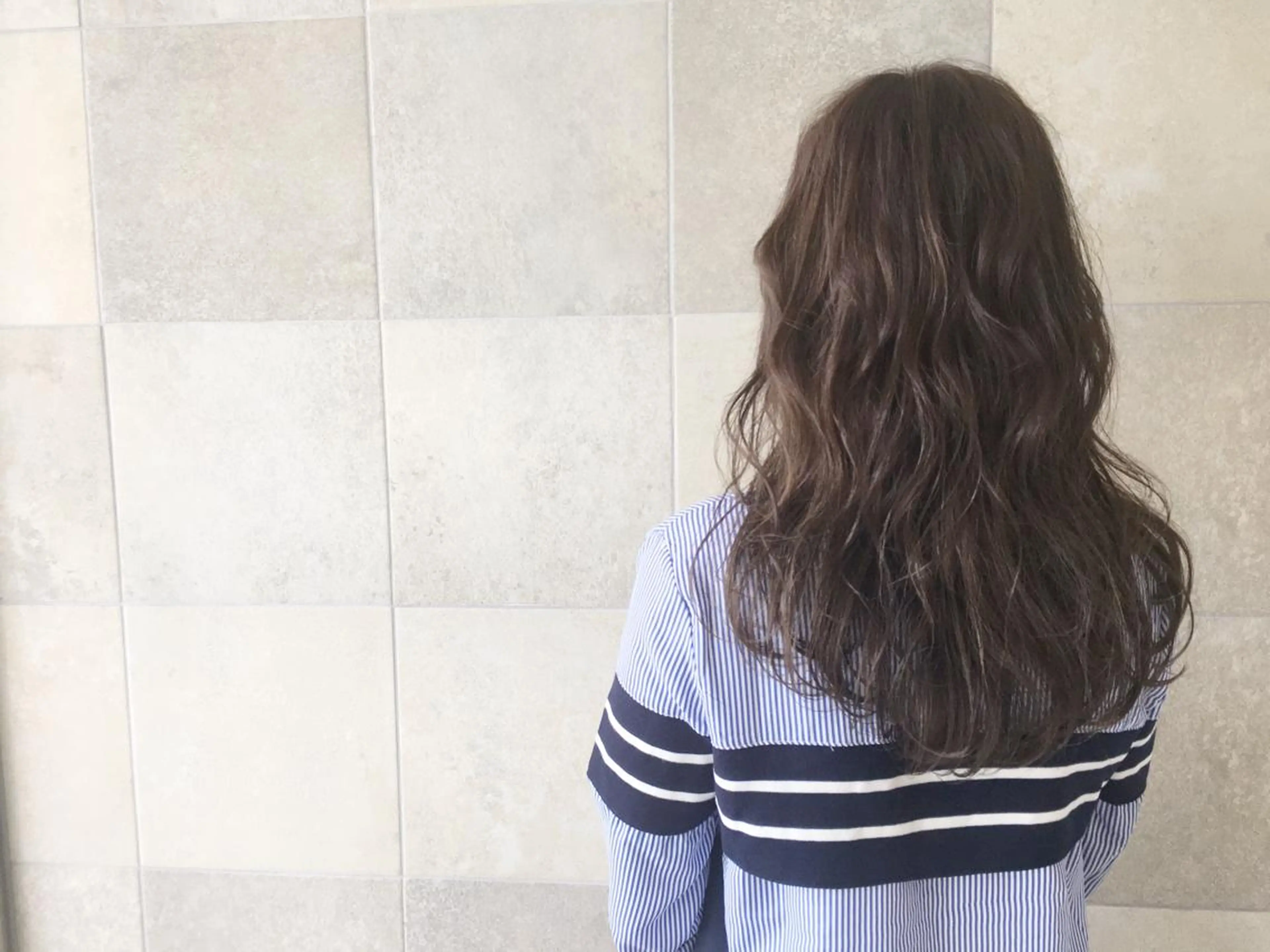 セミロング カラー イルミナカラー カット ヘアカラー カット／メンズカット 藤田麻衣のヘアスタイル