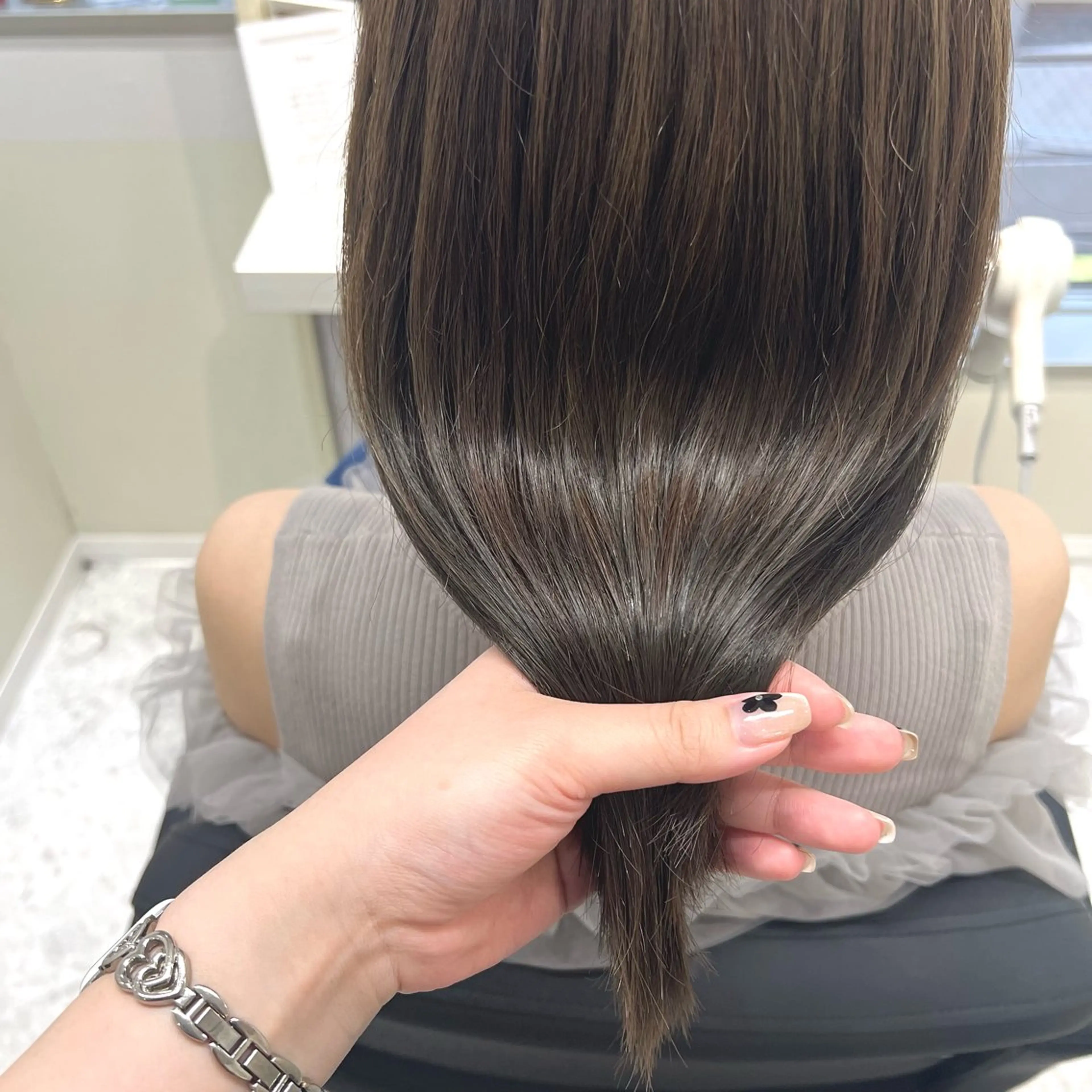 セミロング カラー ブリーチ ヘアカラー トリートメント 半個室サロン/透明感 /艶髪♡岸上 温♡のヘアスタイル