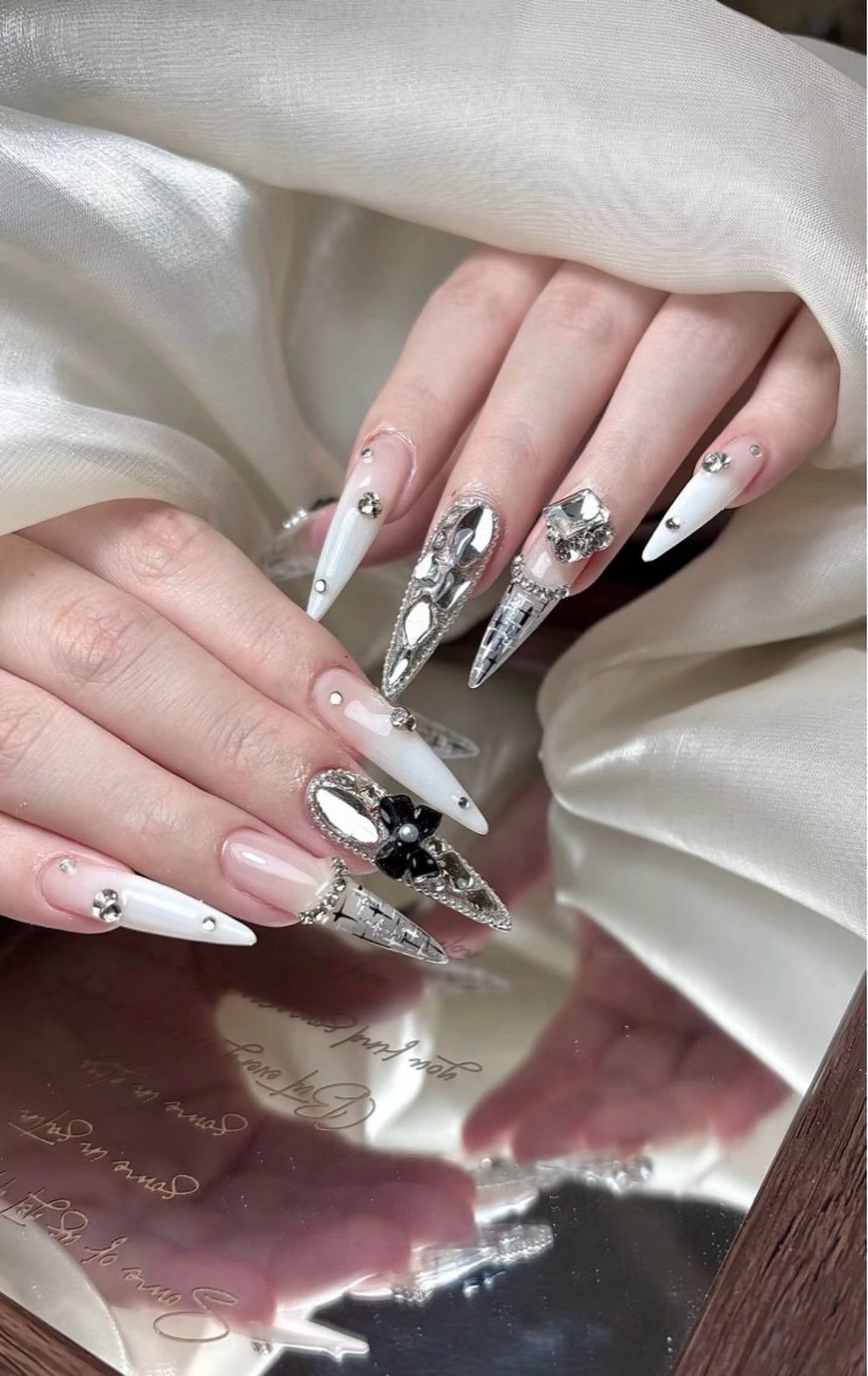 ネイル ETELUNA Nail 銀座店【パラジェル/フィルイン/チップスカルプ/マグネット/ニュアンス】所属・周 テイのネイルデザイン