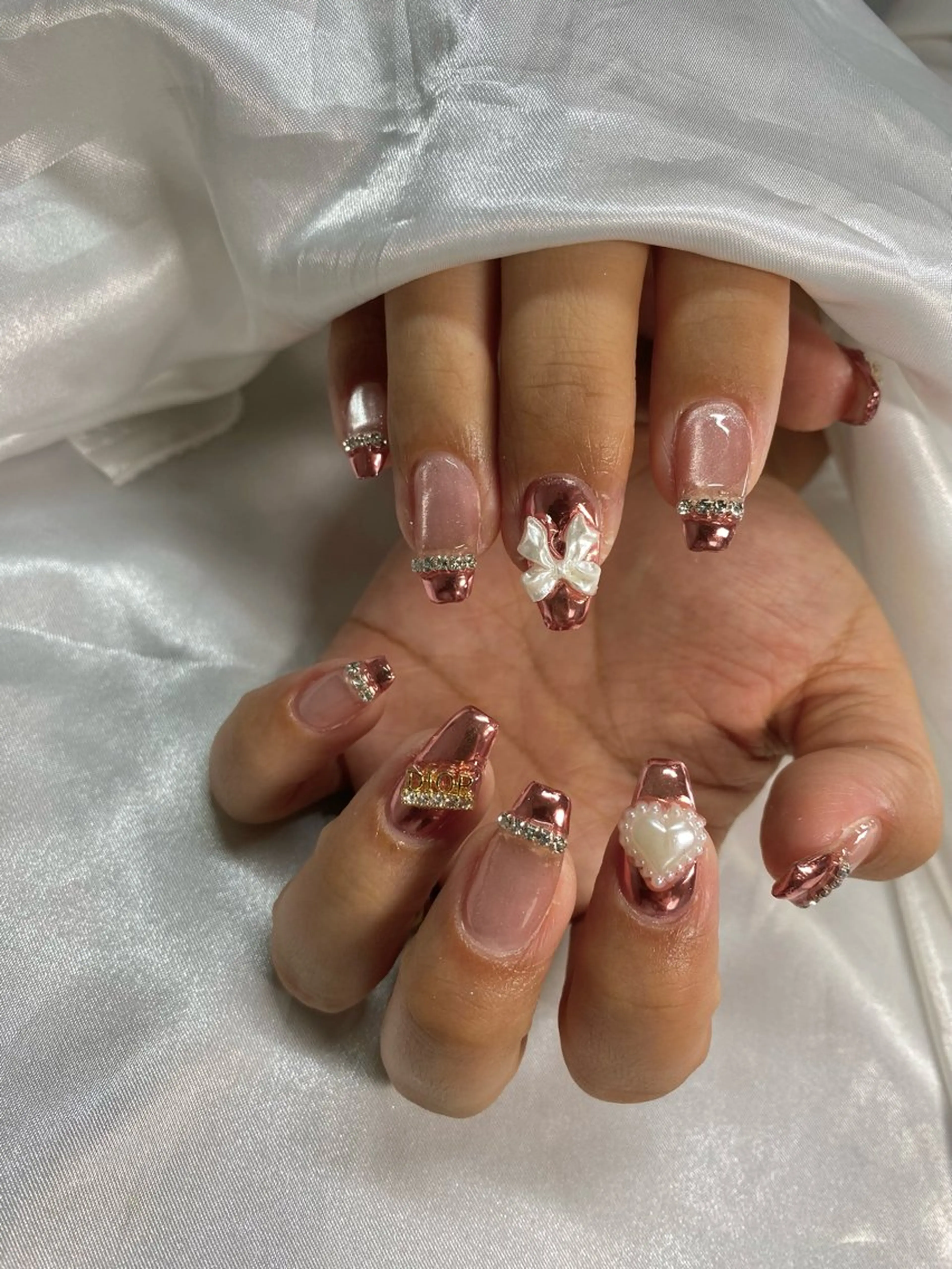 ネイル ハンドネイル デコパーツが得意♪ ネイル/眉毛/エステの眉毛・アイブロウイメージ