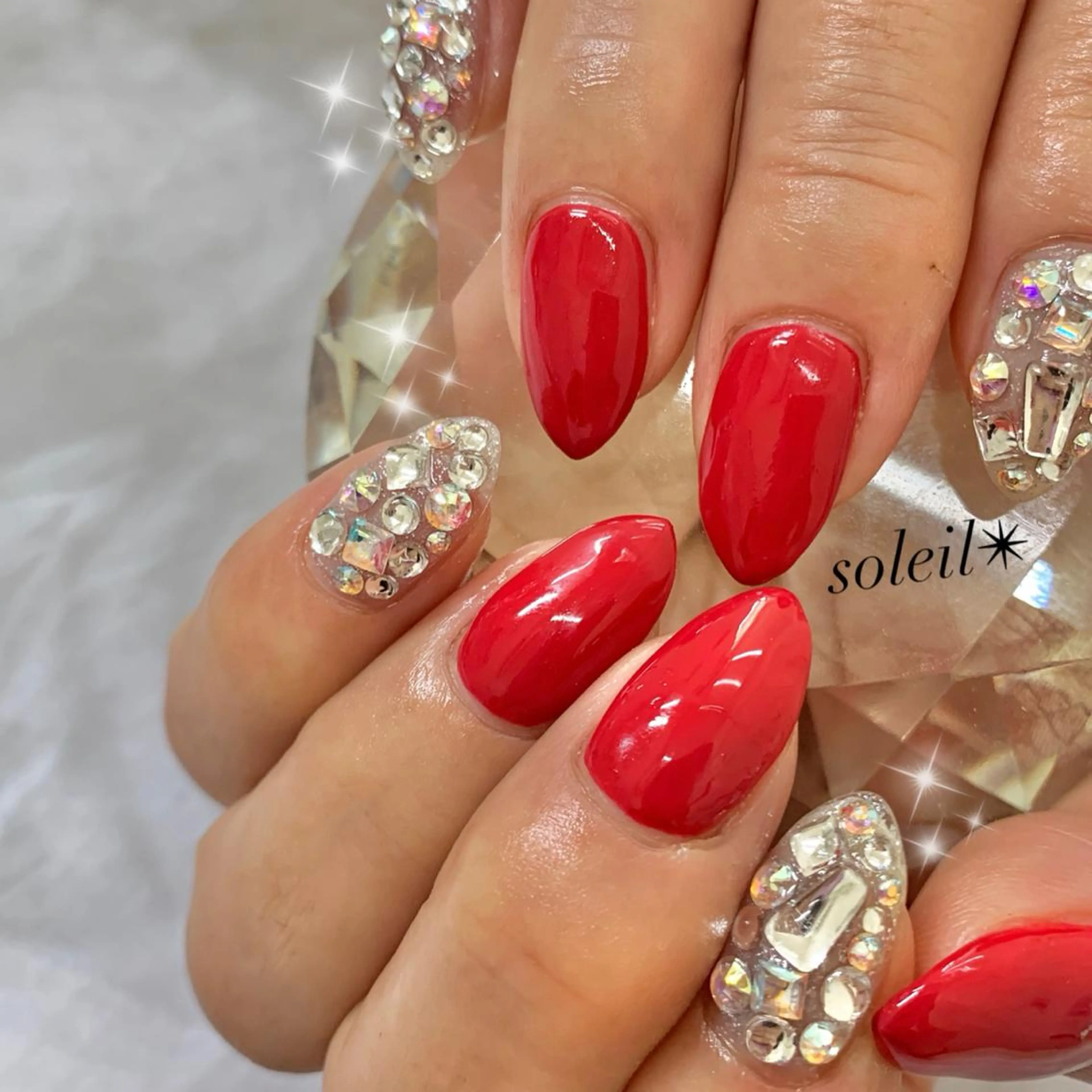 ネイル キラキラネイル 粟津 美紀のネイルデザイン