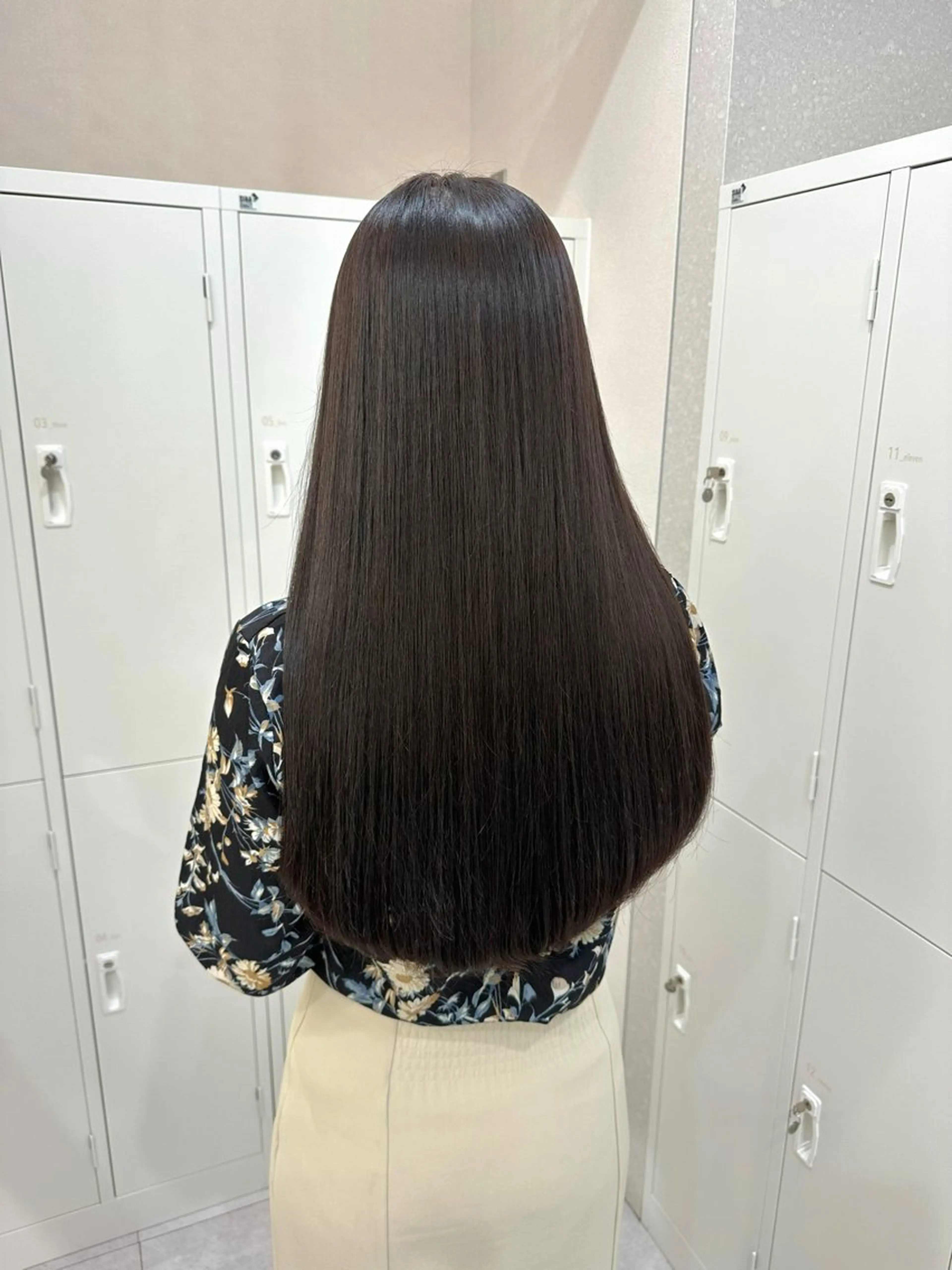 【マッサージシャンプー付き⭐︎】カット+美髪縮毛矯正+トリートメントの写真