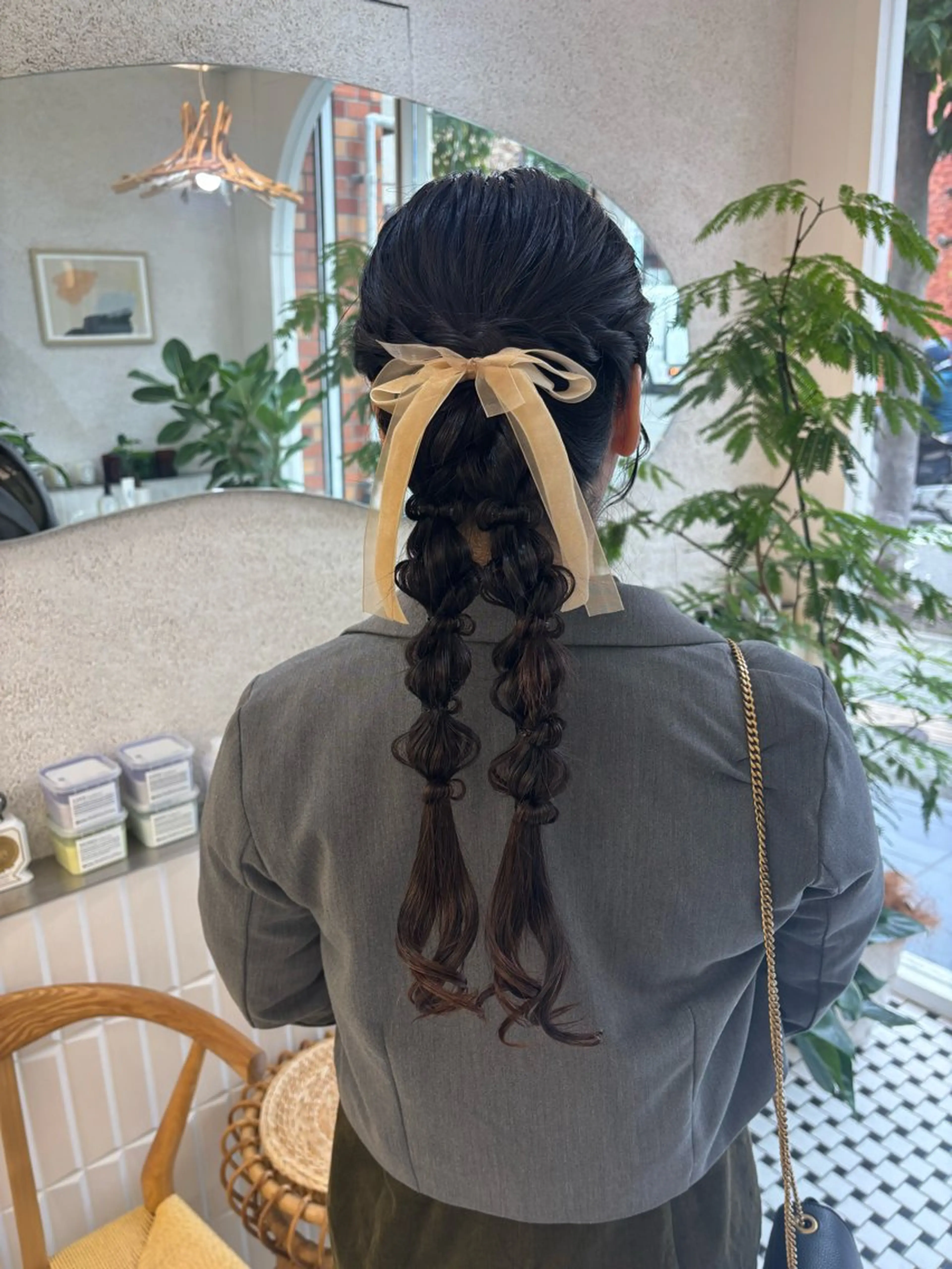 ロング ヘアセット リン🔔ボブ cut ベージュカラー🤎のヘアスタイル