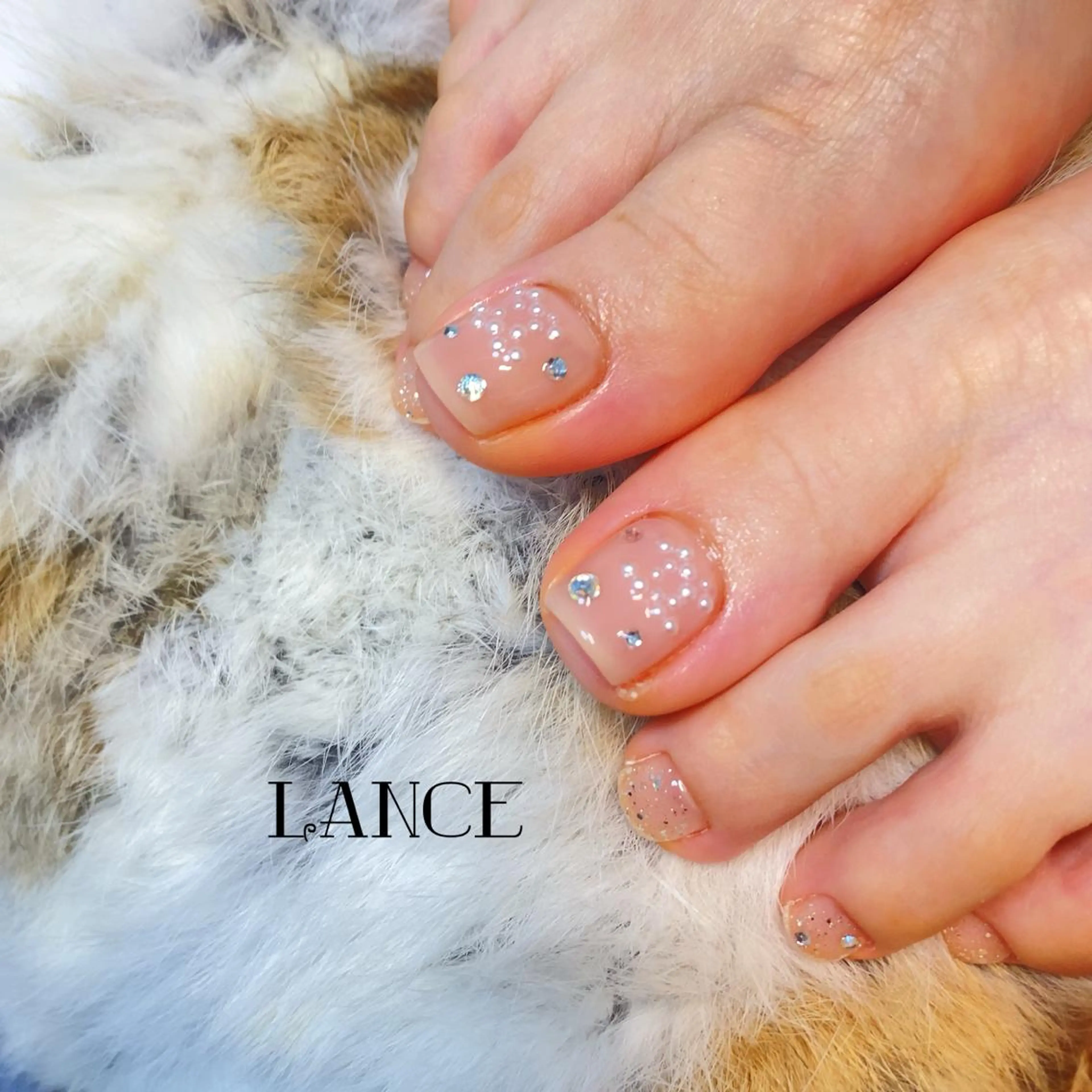 ミディアム ネイル オーロラネイル フットネイル フレンチネイル ミラーネイル ニュアンスネイル フットネイル Lance nailのネイルデザイン