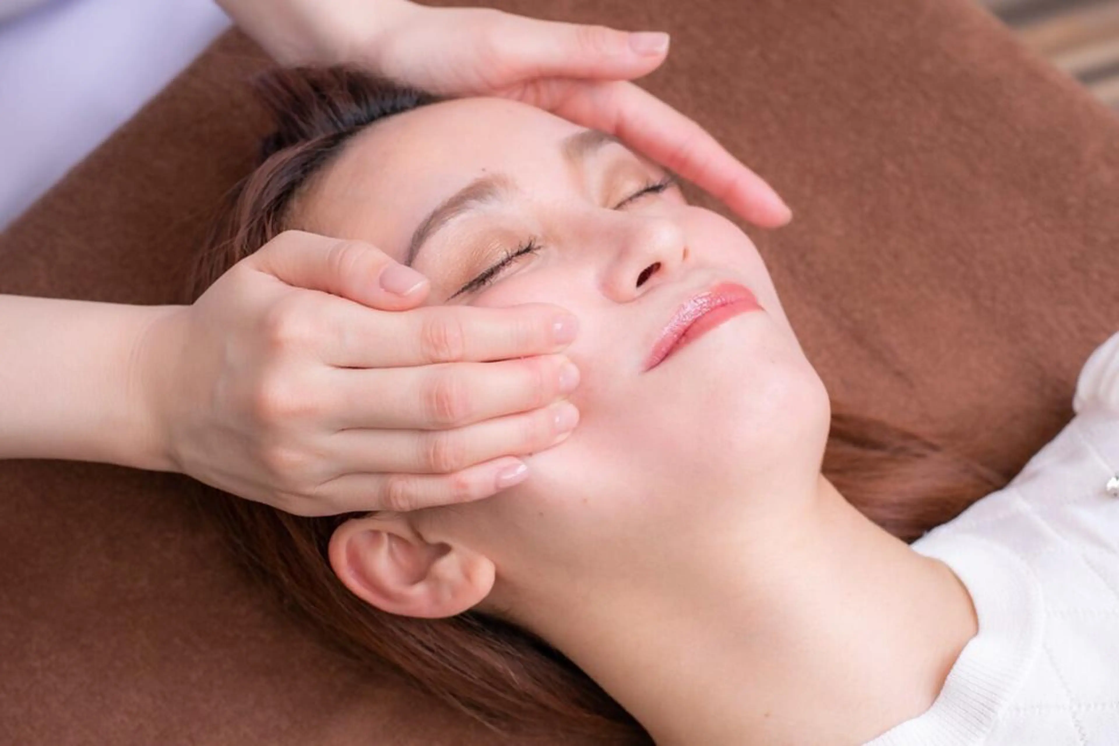 美容整体　小顔矯正 プラスフィール飯野のエステ・リラクイメージ