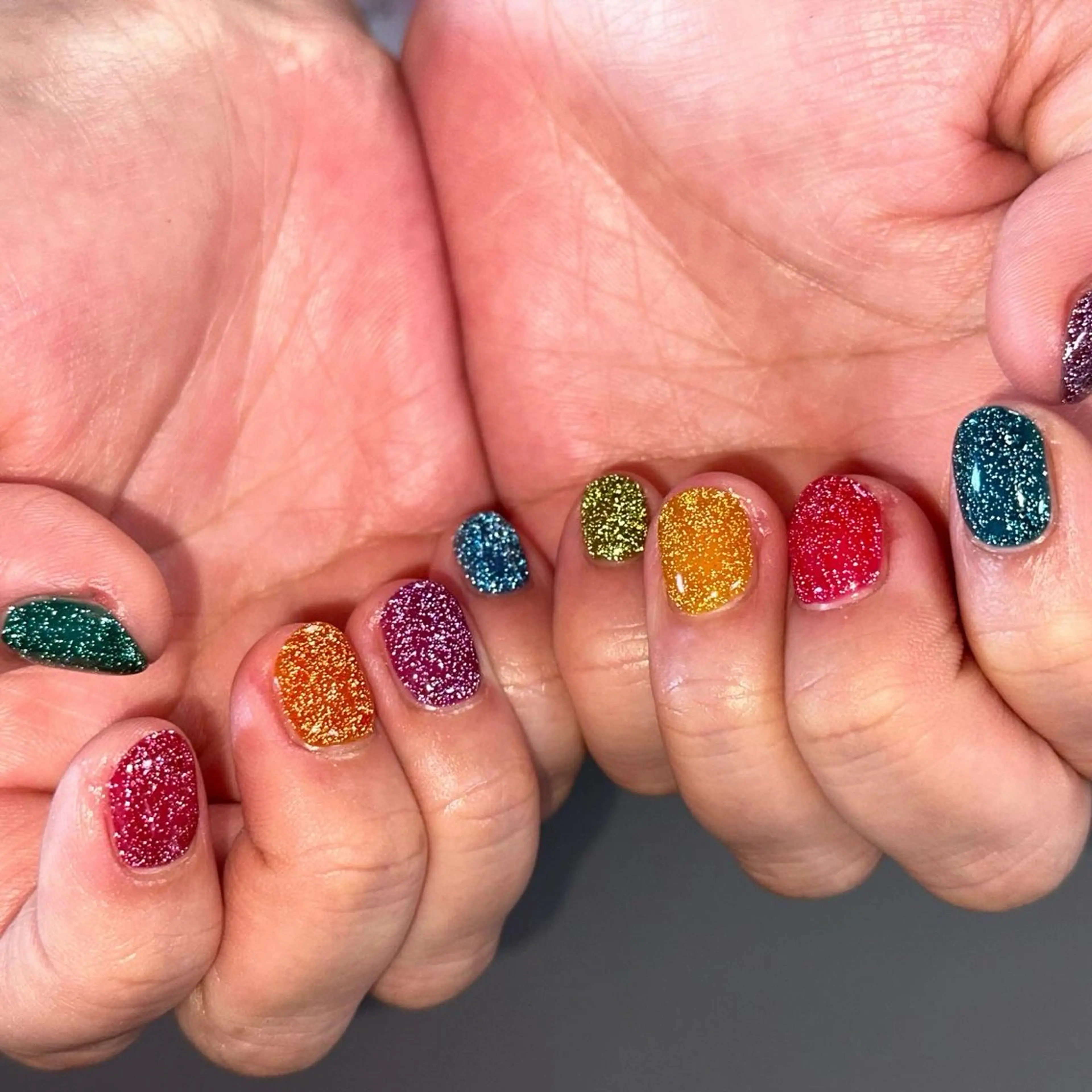 フラッシュネイル(2色まで、ストーン10粒まで)の写真