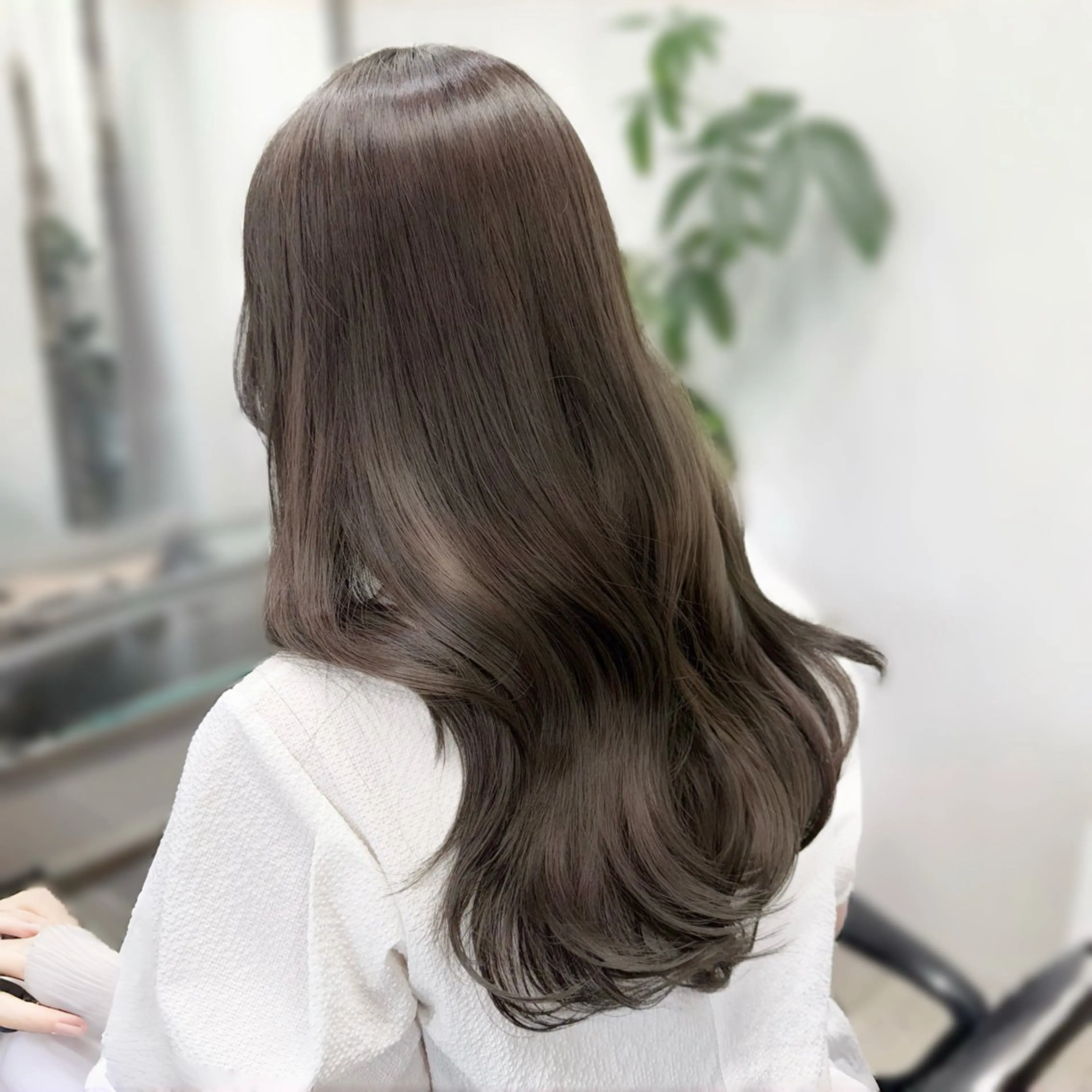 ロング 顔まわりレイヤー 髪質改善 韓国風ヘア レイヤーカット トリートメント カット ヘアカラー トリートメント 水口 妃奈　神戸/三宮のヘアスタイル