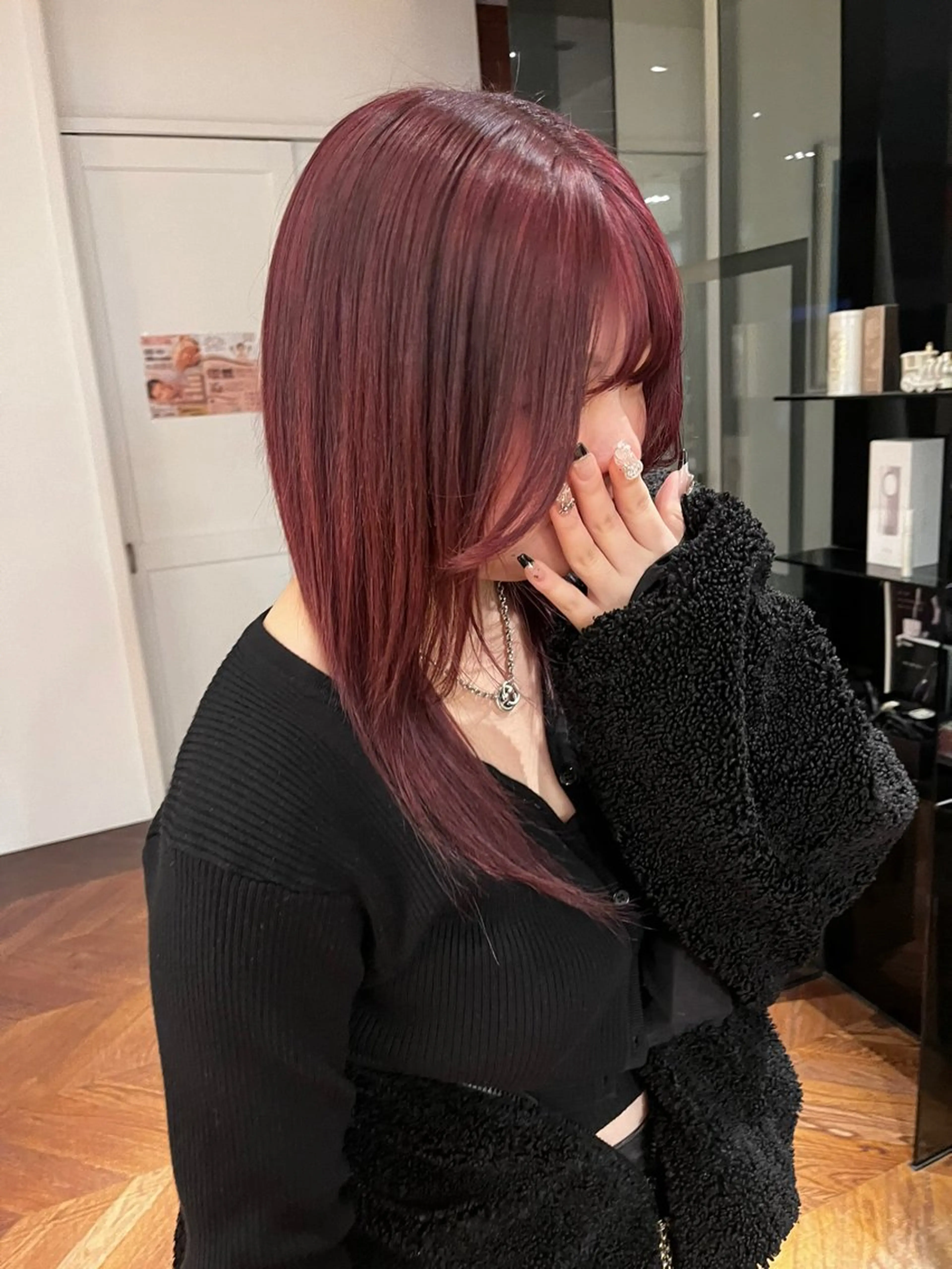 ミディアム カラー ヘアカラー トリートメント niko RINKAのヘアスタイル