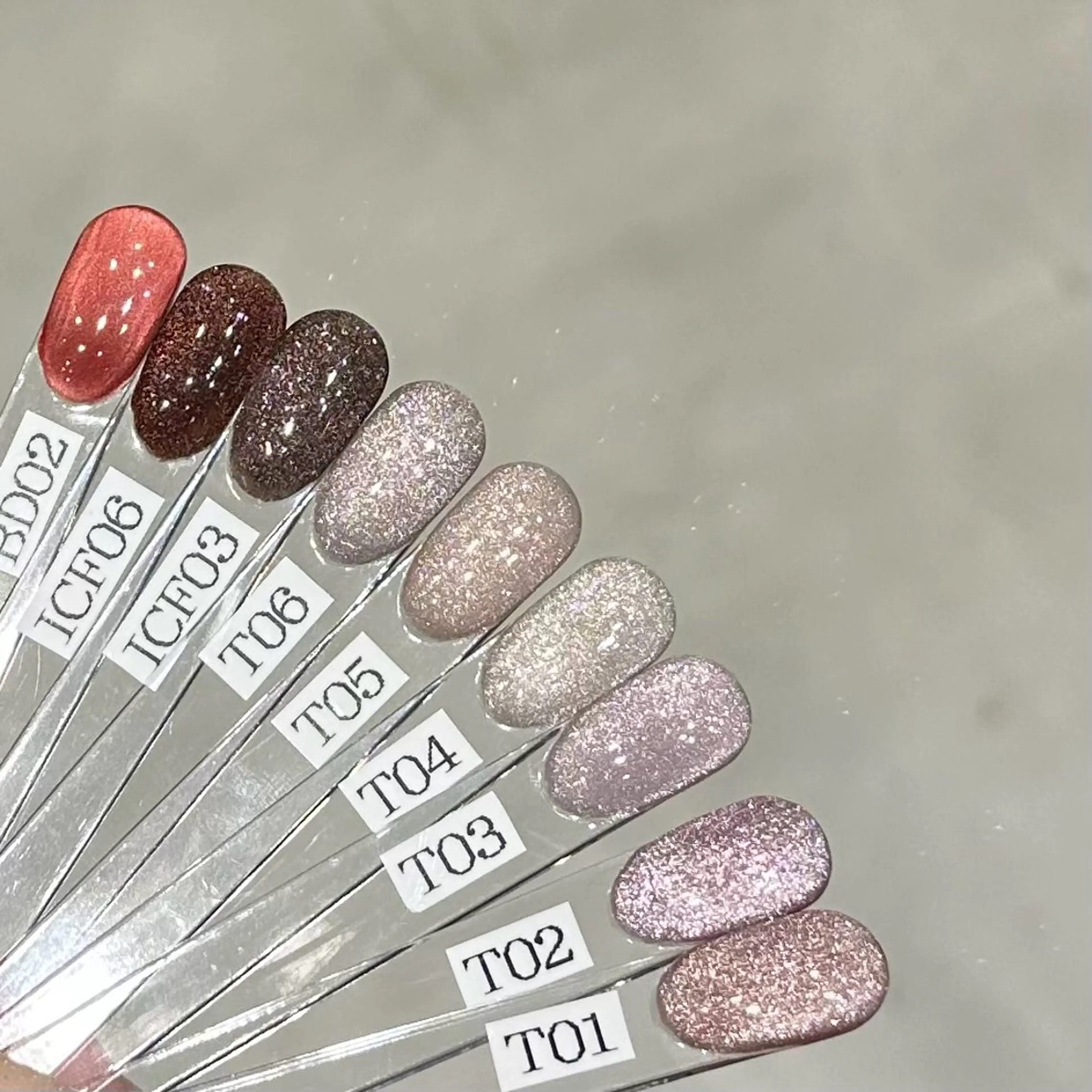 ネイル ジェルネイル マグネットネイル イシモト アカリのネイルデザイン