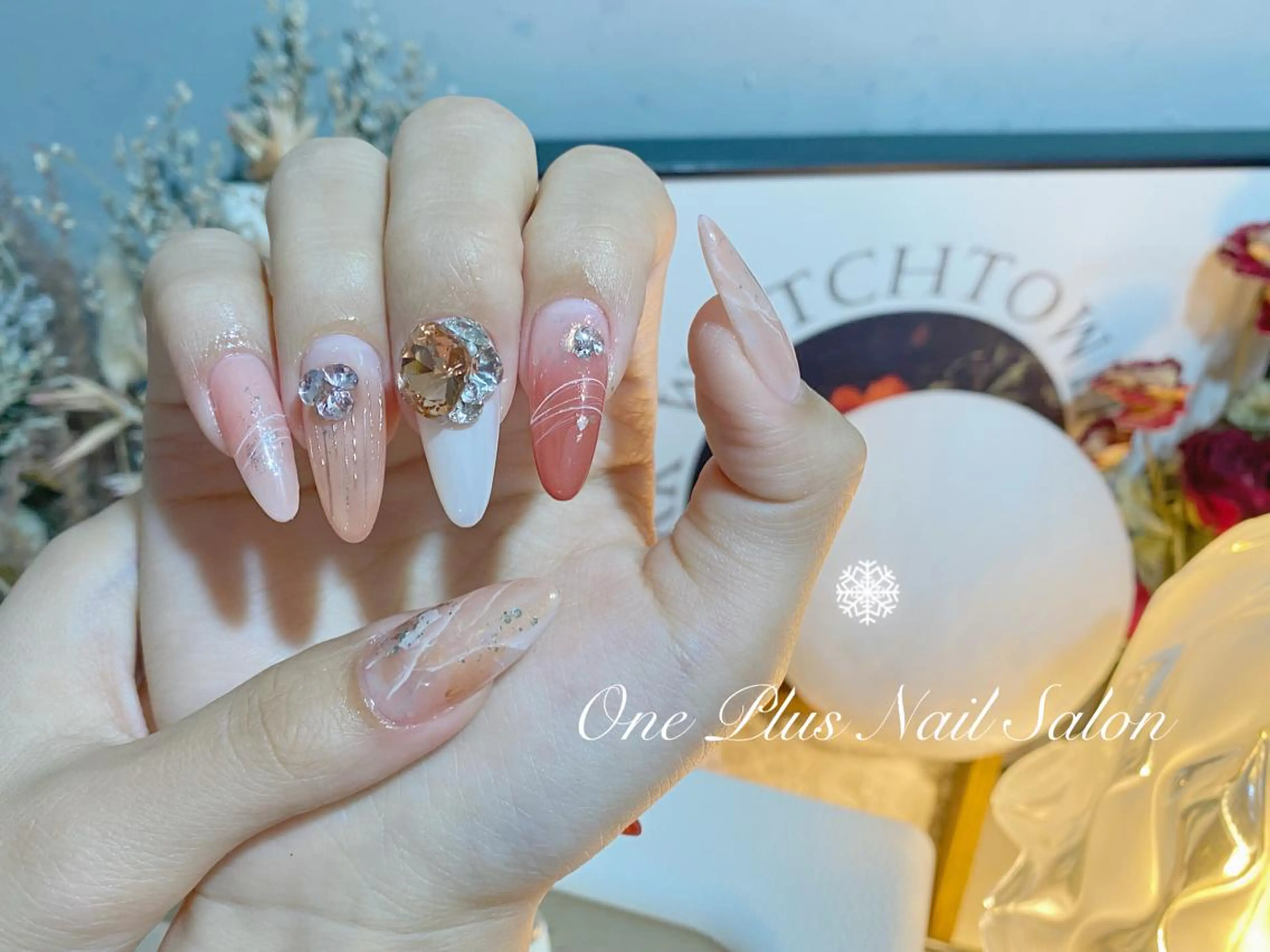 ロング カラー ネイル 持ち込み スカルプネイル One Plus Nail Salonのネイルデザイン