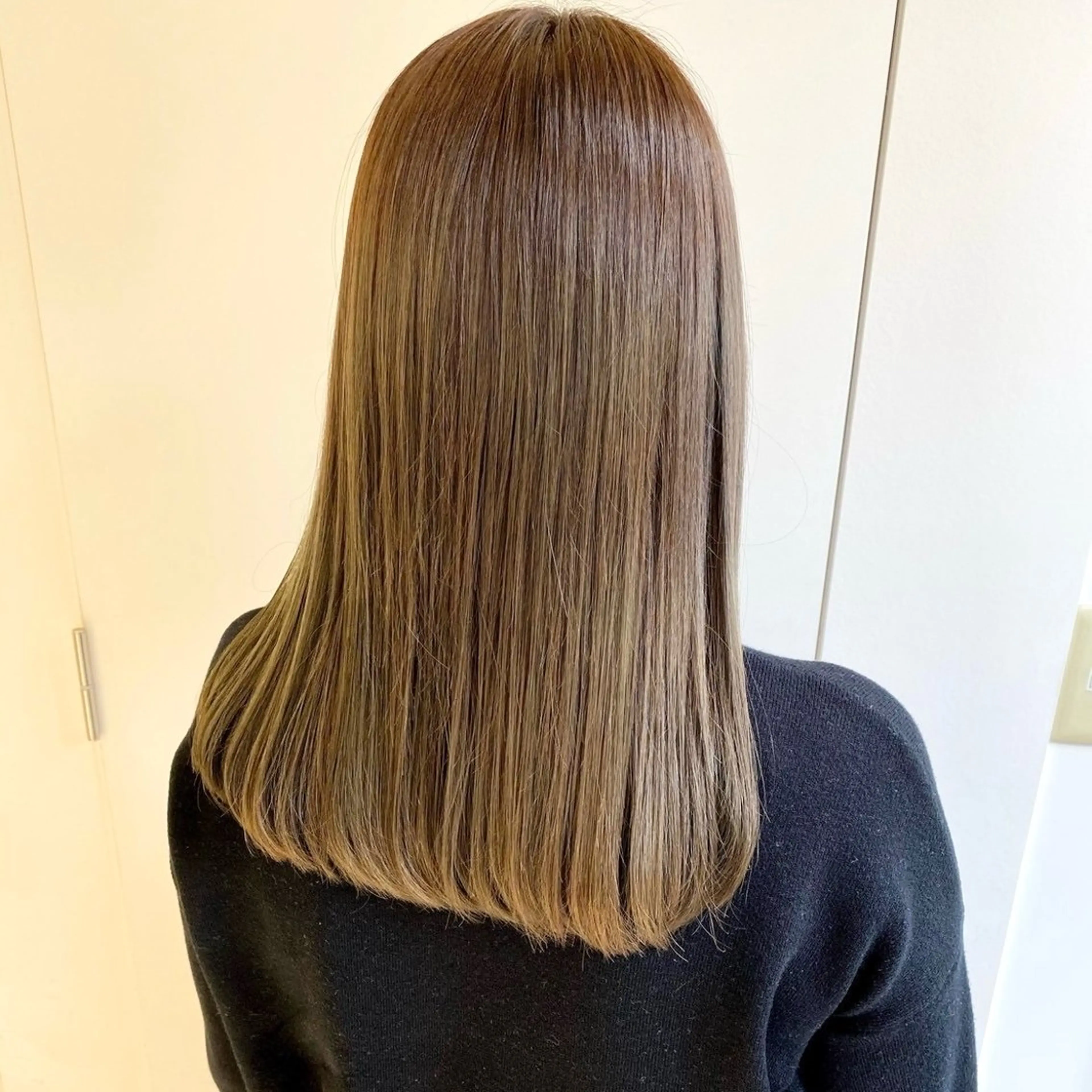 セミロング カラー ベージュカラー ヘアカラー ParveMix いしいまお🌼のヘアスタイル