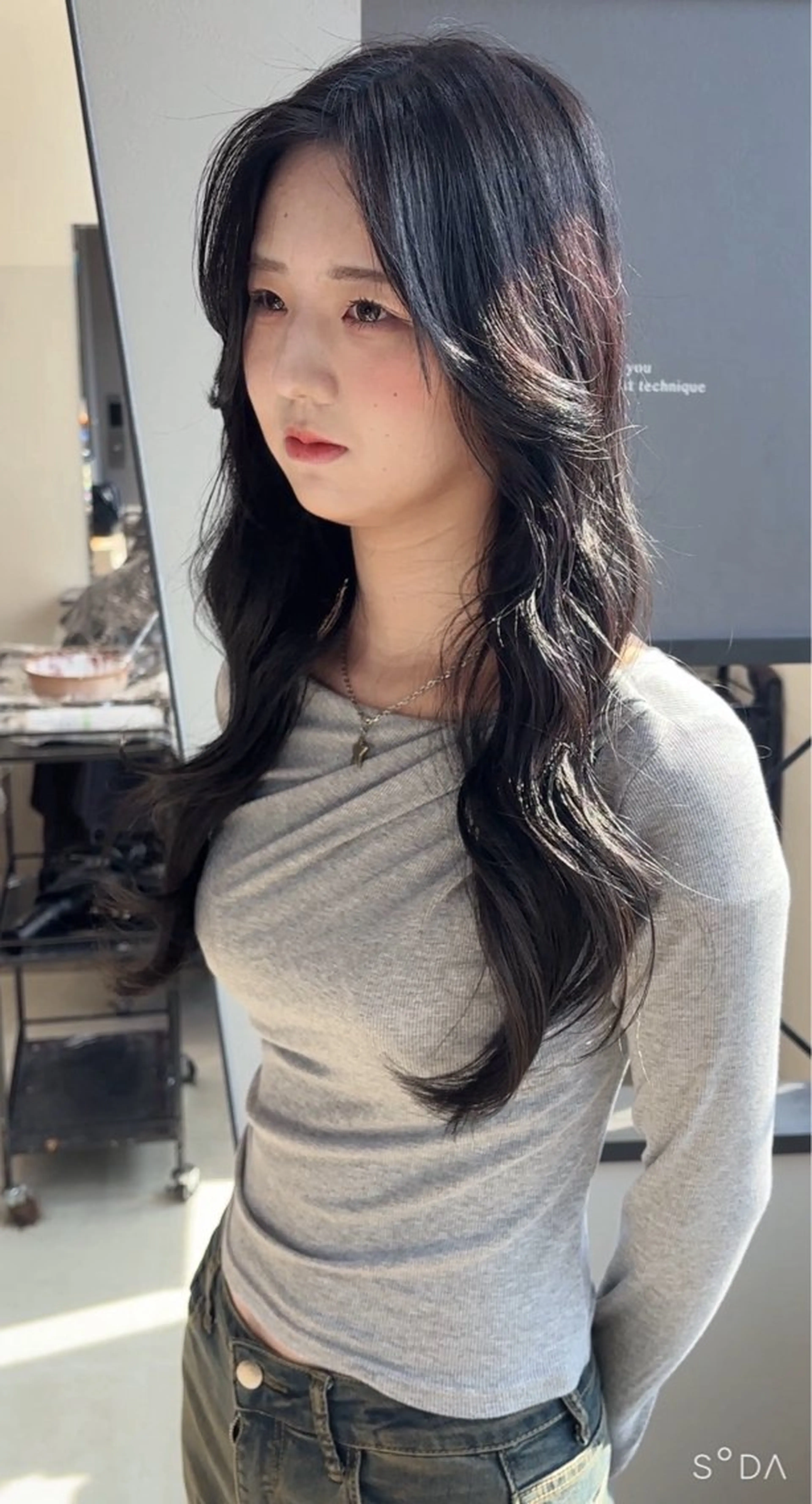 ロング カット ヘアカラー ヘアセット 韓国ヘア/ブリーチ無 しWカラー/オリーブのヘアスタイル