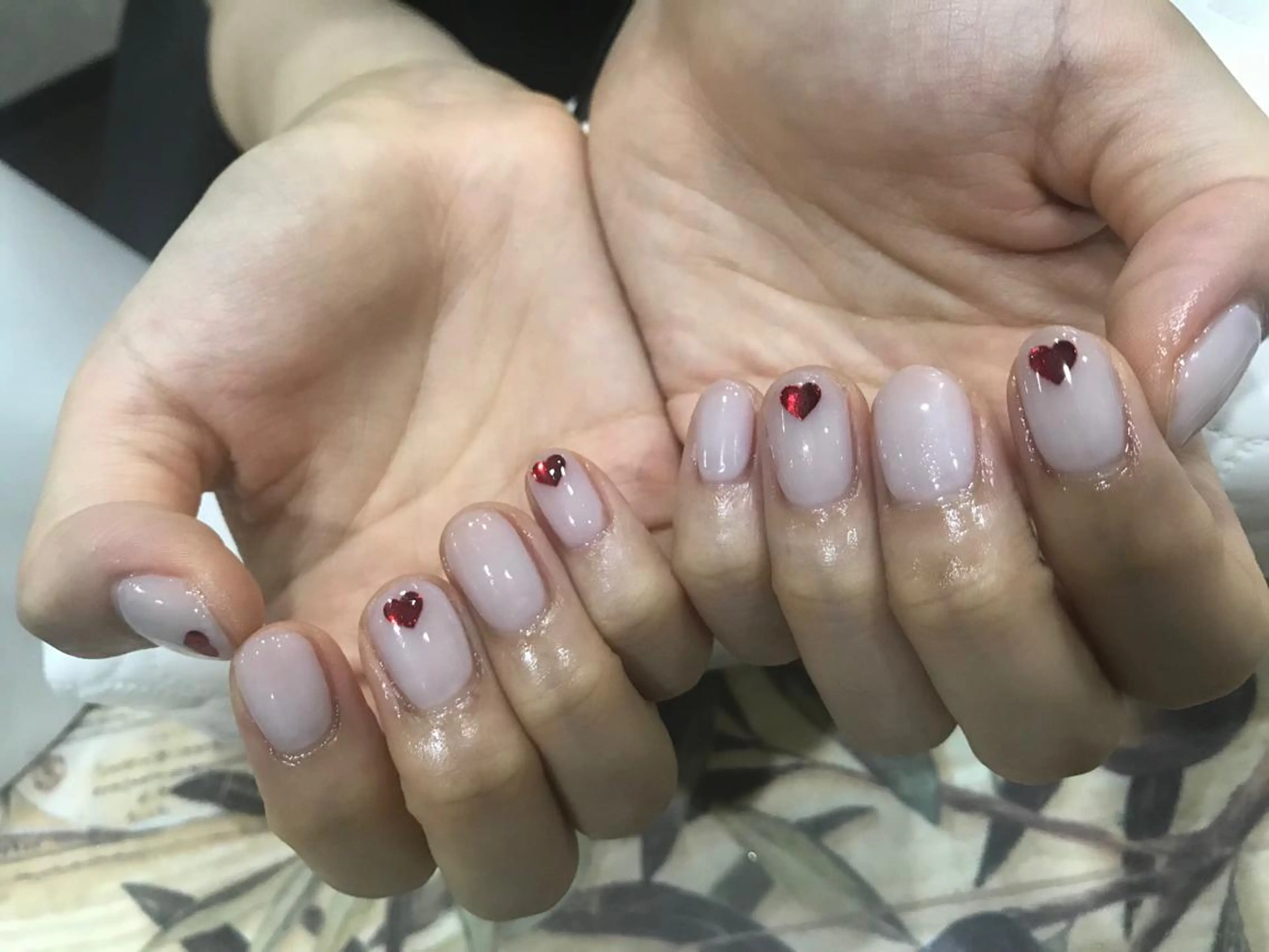 ネイル ハート ワンカラーネイル ガールネイルサロン所属・ガール ネイルサロンのネイルデザイン