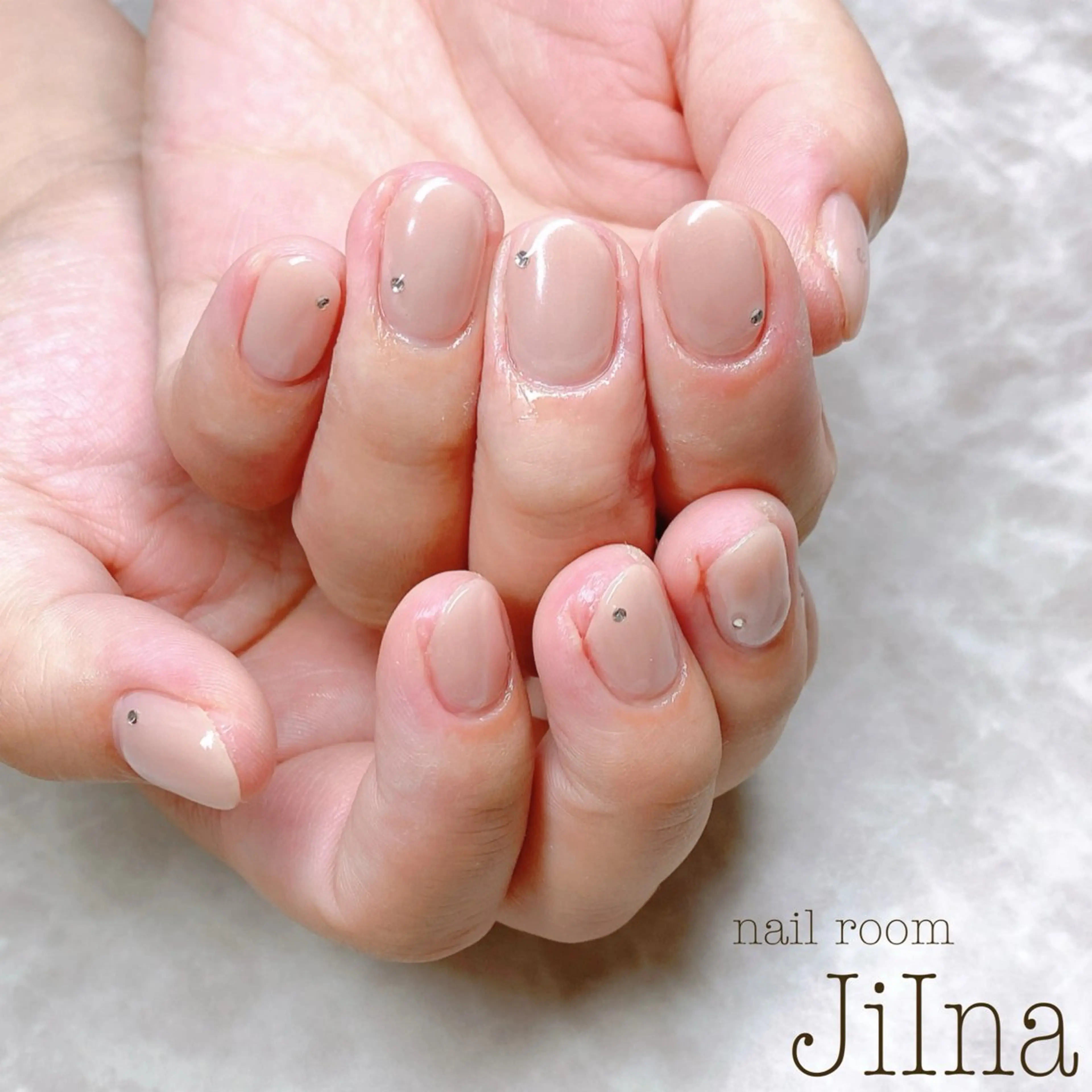 ネイル ミラーネイル ワンカラーネイル ホワイト JiIna nailのネイルデザイン