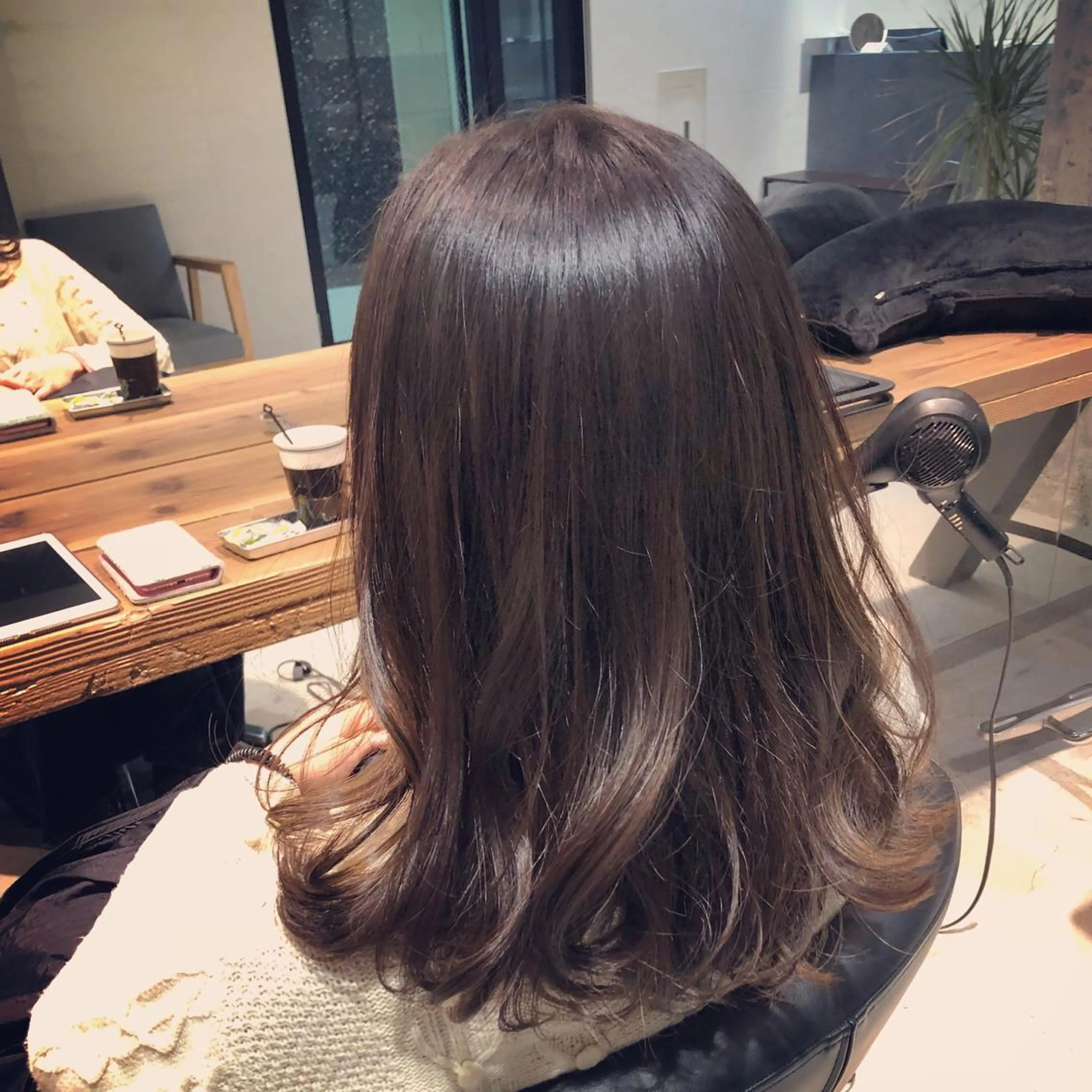 セミロング カラー カット ヘアカラー トリートメント 髪質改善🌈縮毛矯正 荻原　達矢のヘアスタイル