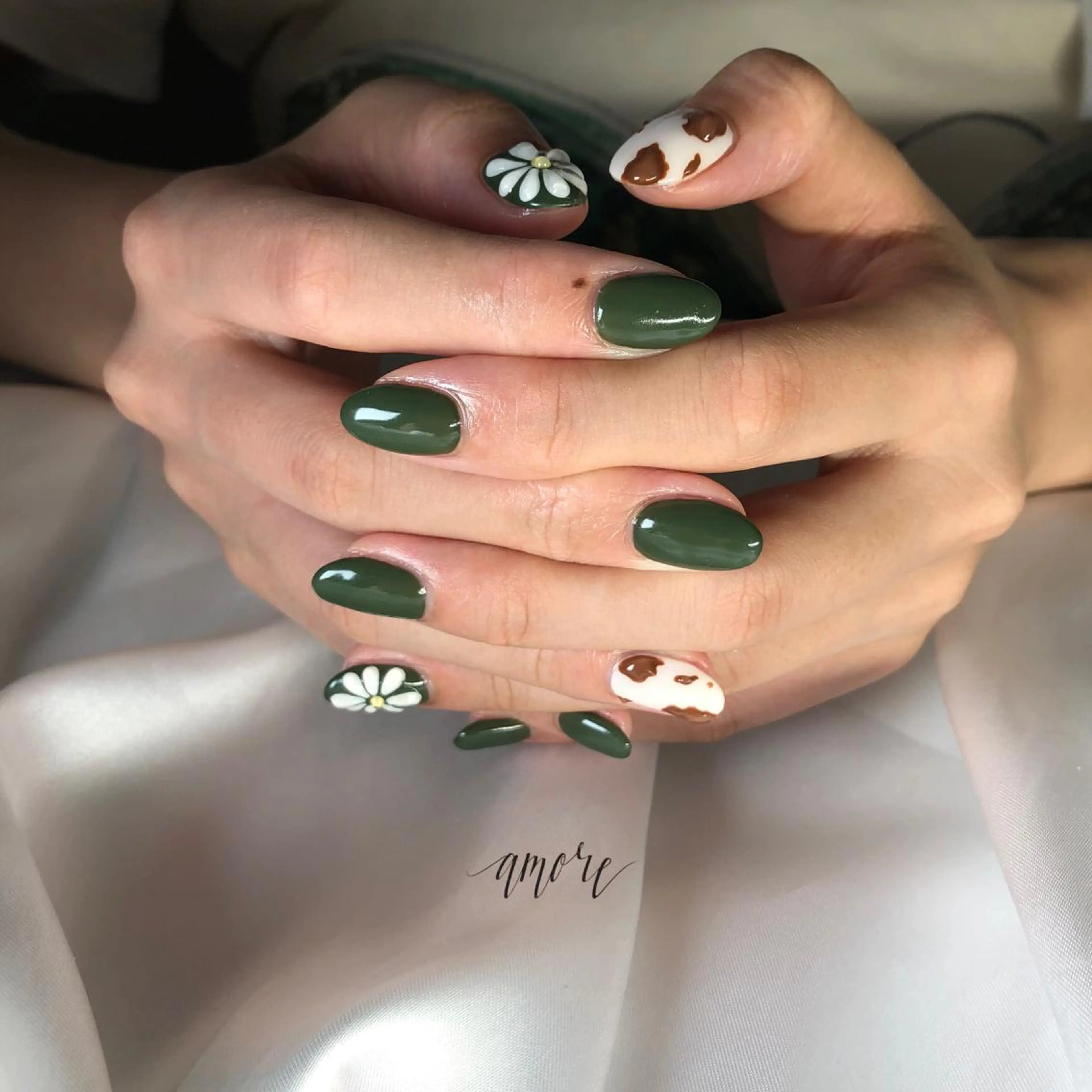 ネイル アートネイル ジェルネイル 氷ネイル・うるうるネイル マグネットネイル ミラーネイル You kyehwaのネイルデザイン