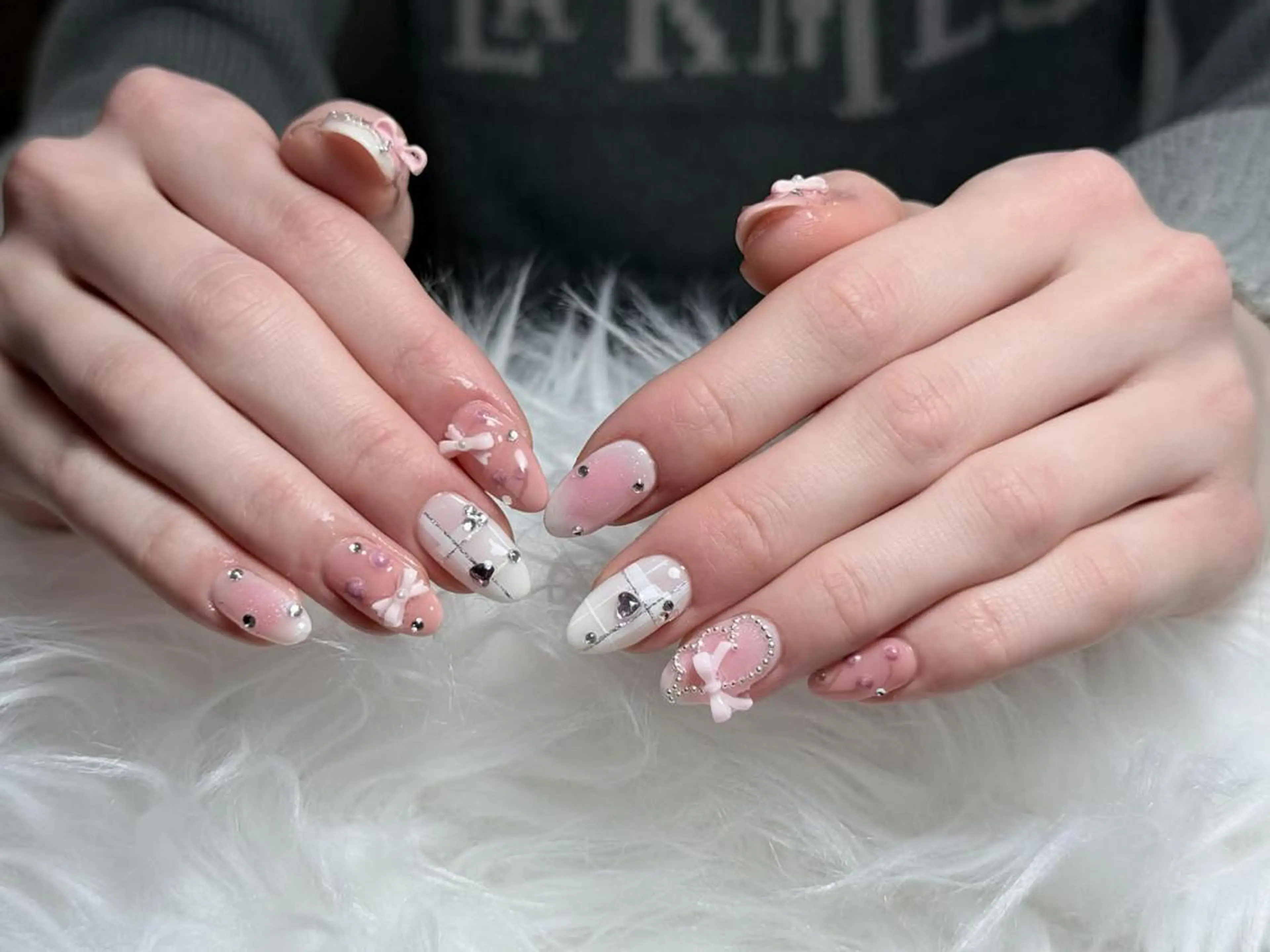 ネイル アートネイル ジェルネイル ニュアンスネイル 夏ネイル ネイルチップ Emi🌸Belle Nail Salonのネイルデザイン