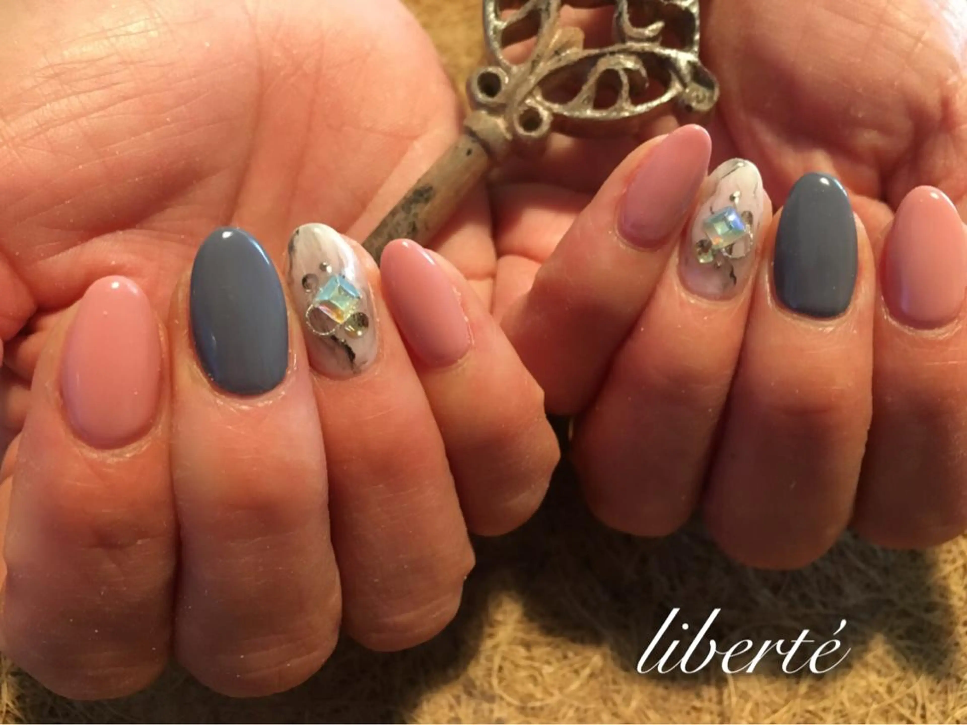 ネイル liberté (リベルテ)のネイルデザイン