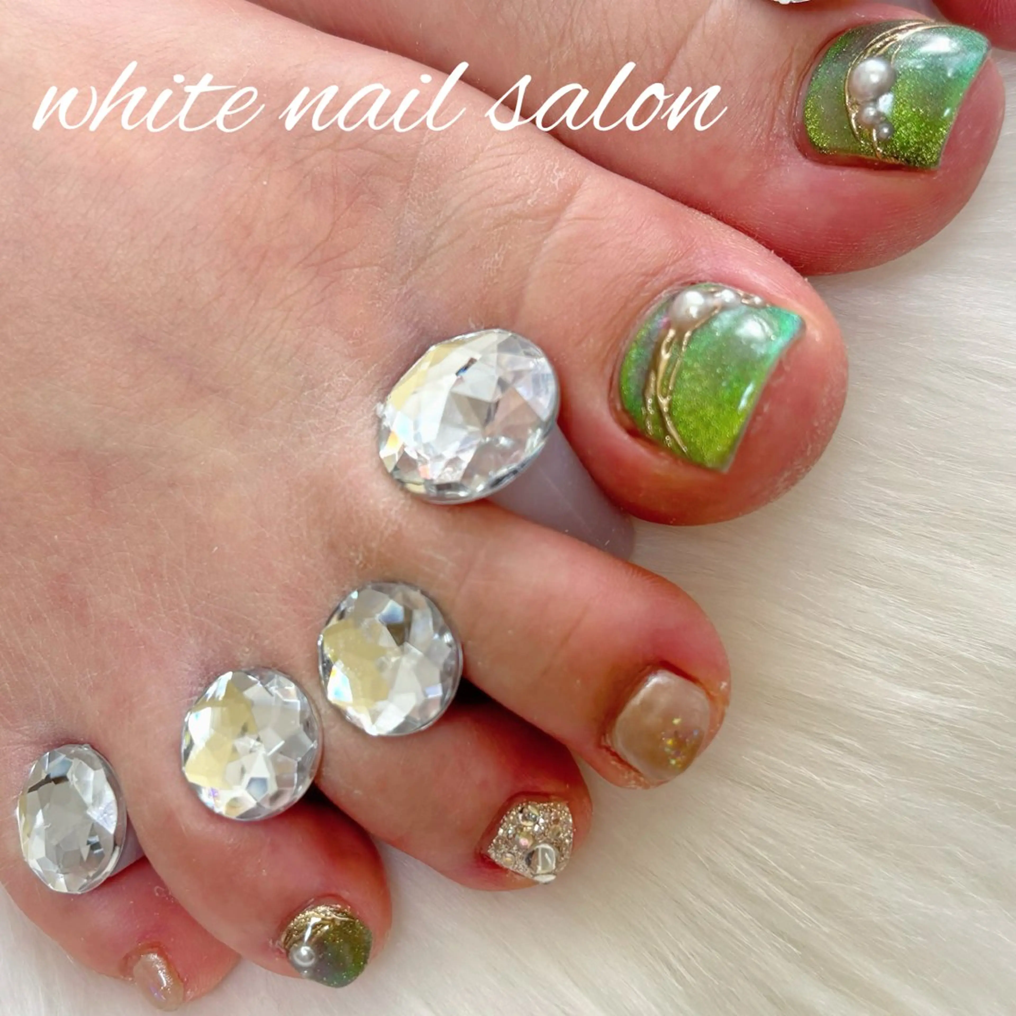 ネイル フットネイル ホワイト フットネイル white nail salonのネイルデザイン