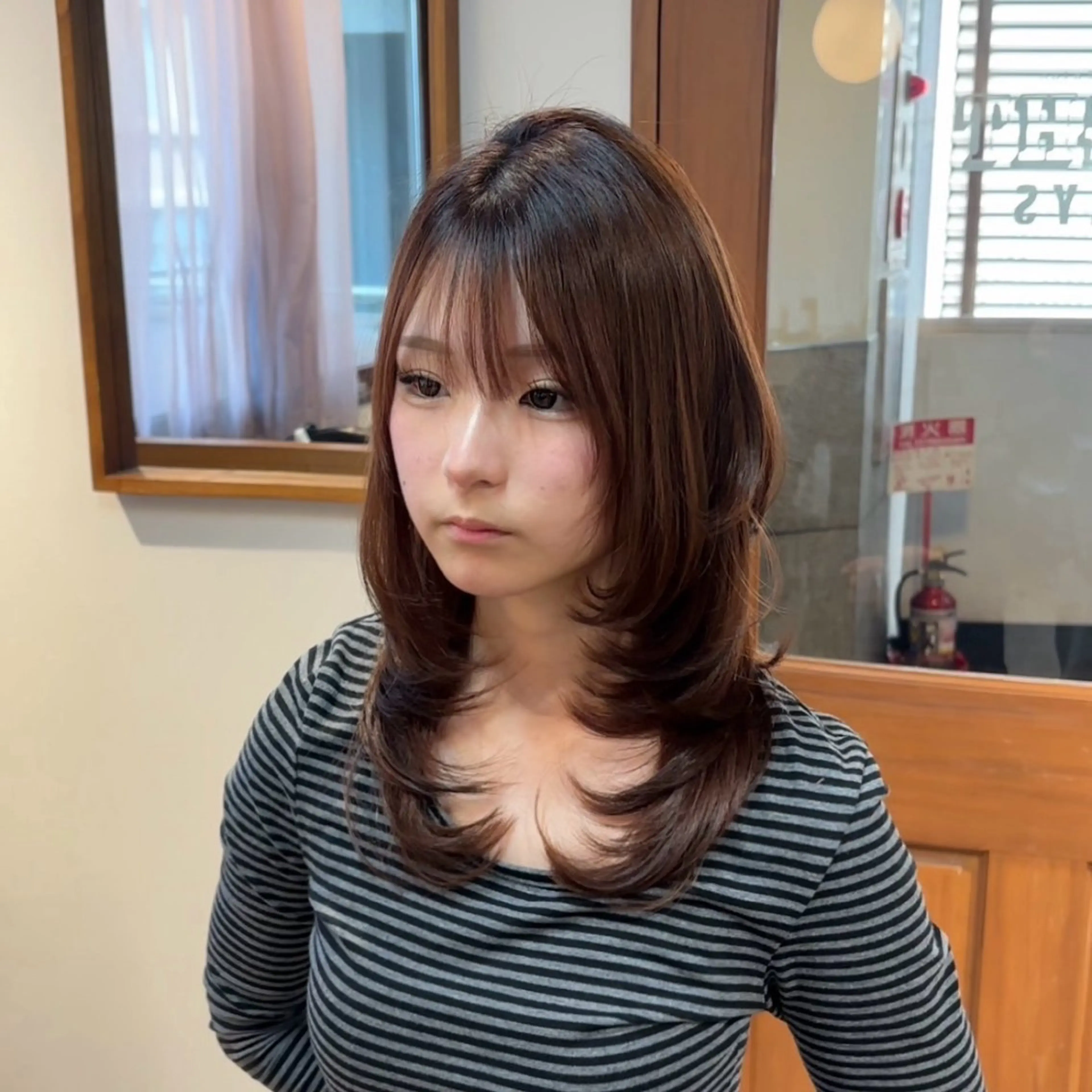 ミディアム カット 山口 摩七斗のヘアスタイル